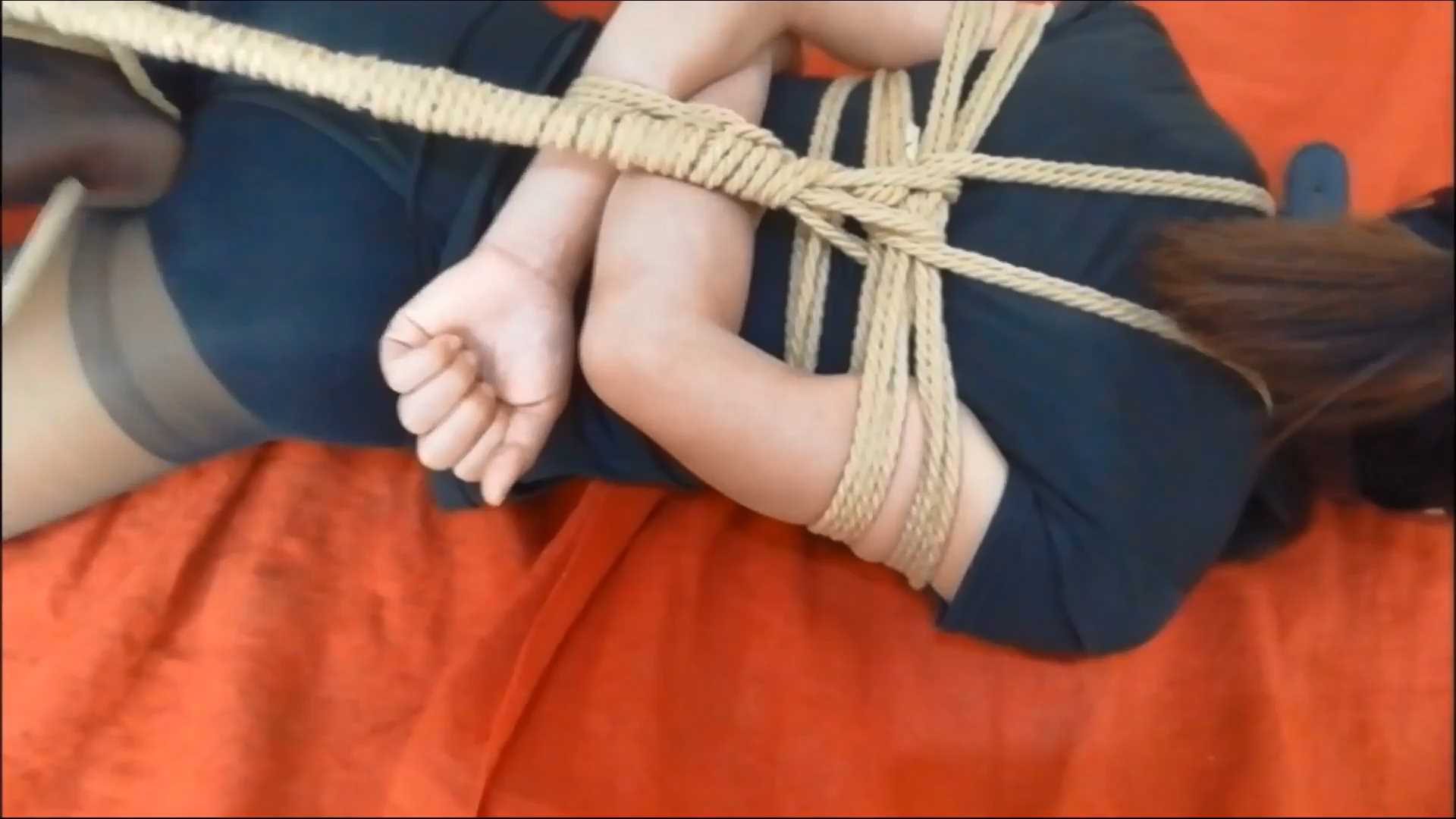 FT267 云儿自制T字脖钢卡双重调教.mp4_snapshot_17.30_[2025.02.08_19.01.44].jpg