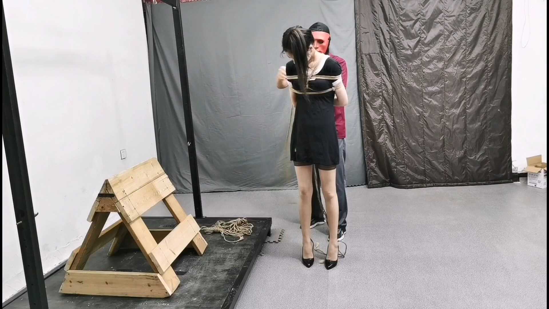 FT287 做了十年绳模的雪儿竞敢挑战木马.mp4_snapshot_05.12_[2025.02.08_19.05.12].jpg