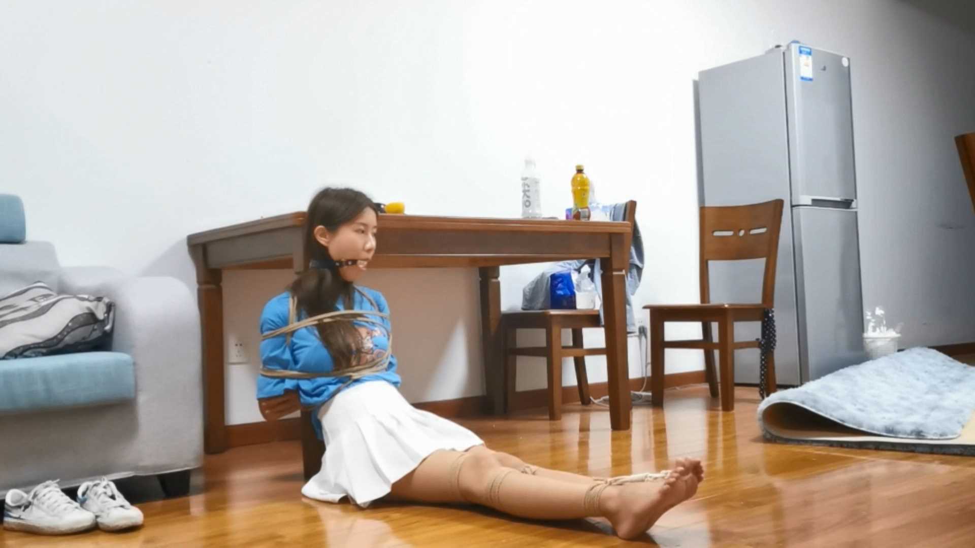 Aoteman152 甘然定拍下集 裸足足底 口水滴落.mp4_snapshot_13.10_[2025.02.11_15.15.13].jpg