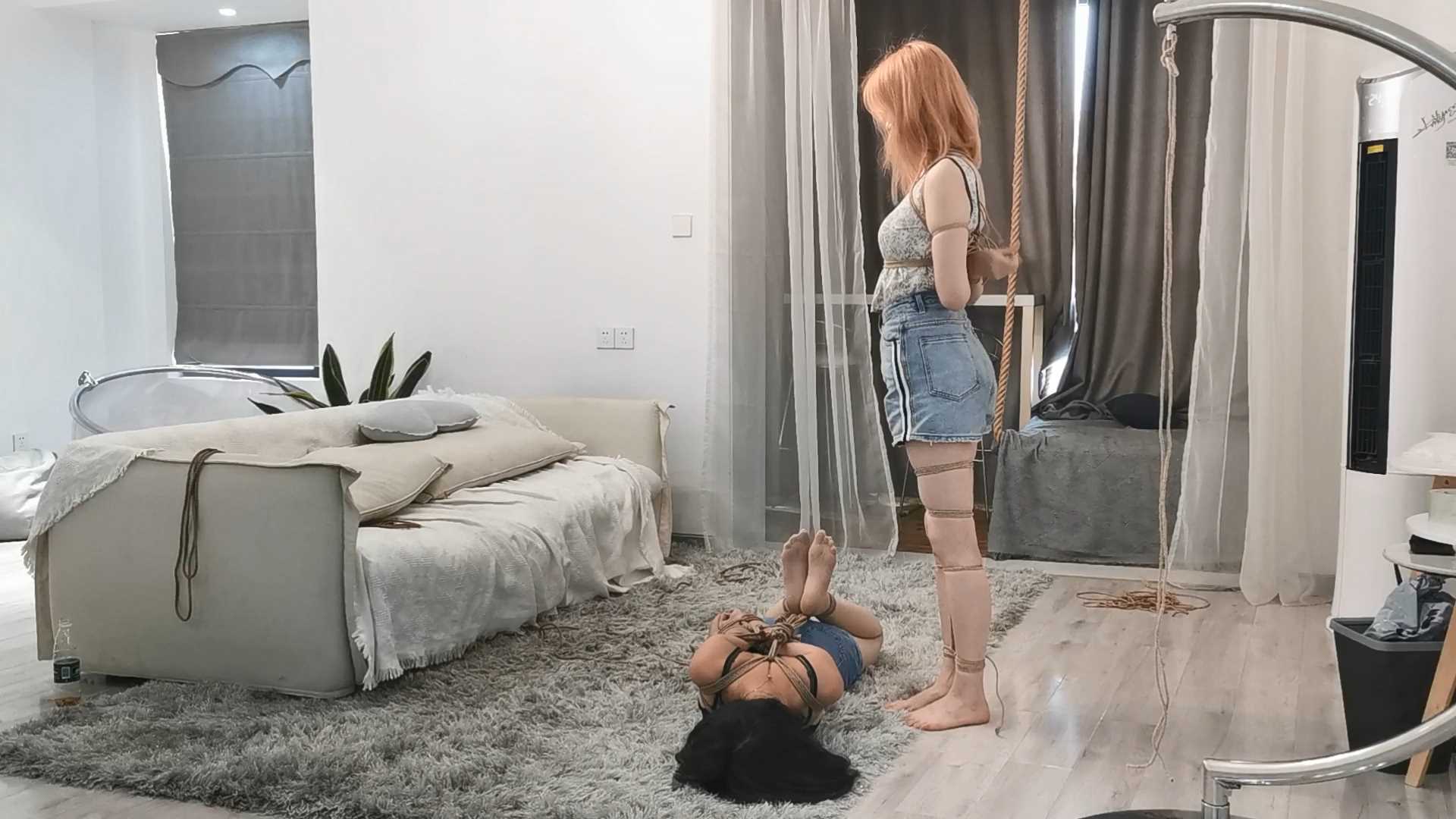 Aoteman155 婉婉带着闺蜜小叶，参加紧缚实验系列试镜.mp4_snapshot_38.40_[2025.02.11.jpg