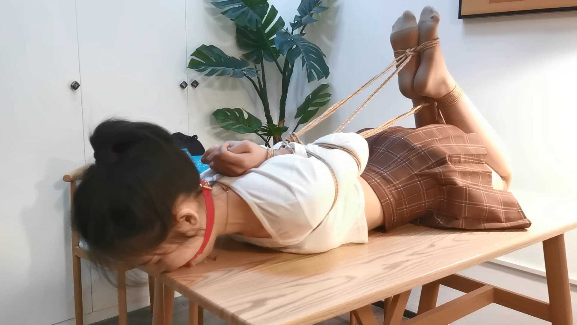Aoteman159 美少女小郭极限后手观音驷马超长时间放置.mp4_snapshot_01.17.08_[2025.02.jpg
