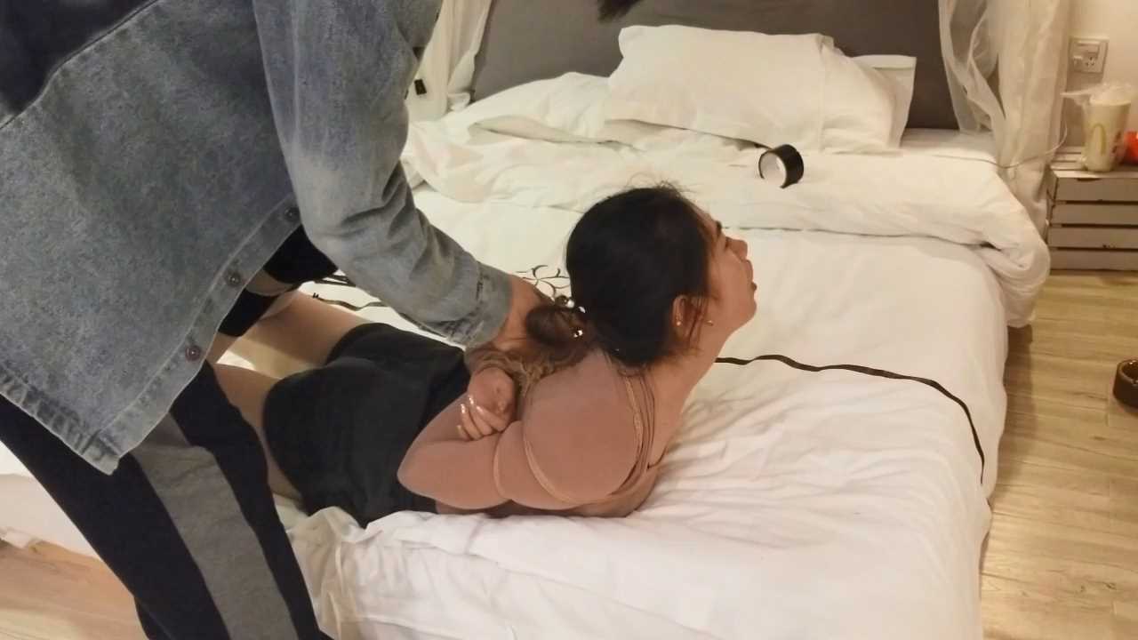 Aoteman175 新妹子小Y极限口球驷马逃脱尝试.mp4_snapshot_09.50_[2025.02.11_15.19.22].jpg