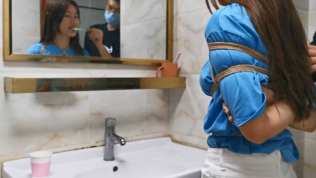 Aoteman183 女神的一天 全集 甘然紧缚放置 伺候洗漱 喂食喝水驷马.mp4_snapshot_22.10.jpg