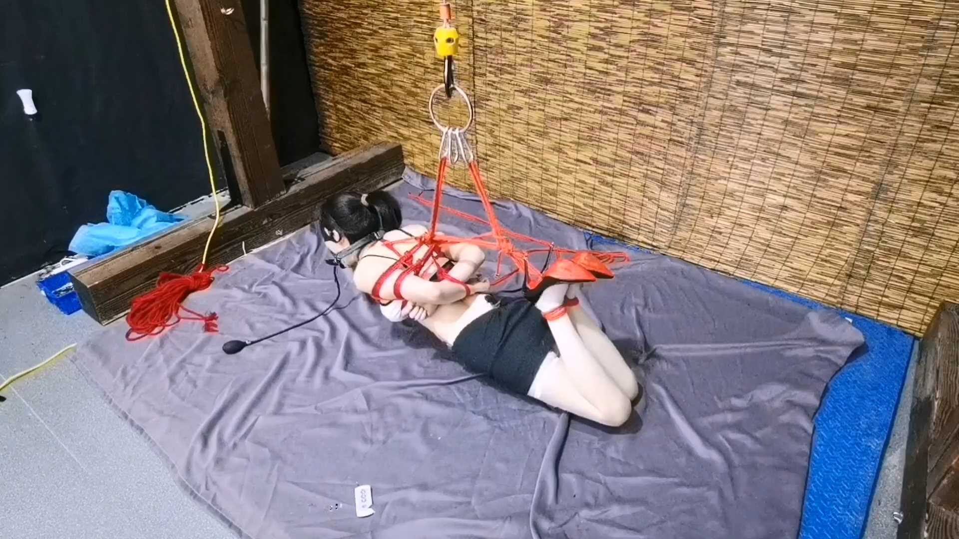 FT318 空姐柔仙儿觉的日式驷马不过瘾，跪求来个超紧五花勒脖志息吊缚驷马.mp4_snapsho.jpg