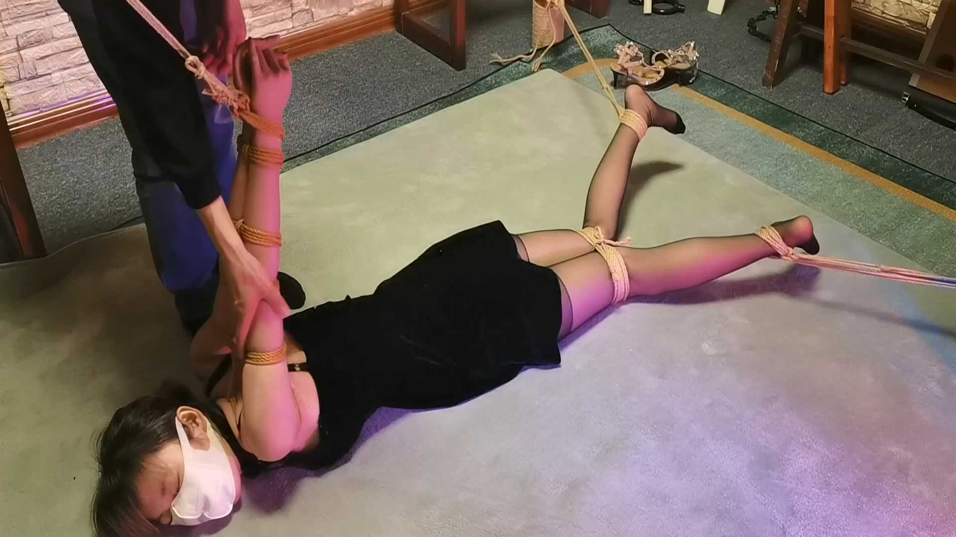 YS050 喵喵真是太软了，很奇怪的直臂紧缚.mp4_snapshot_16.44_[2025.02.14_10.53.02].jpg