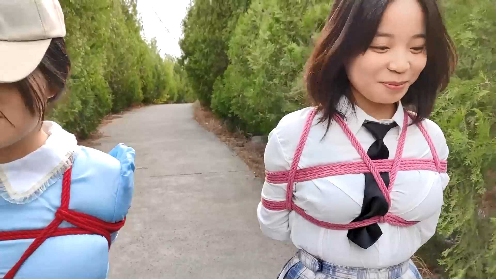 YS001 初次体验捆绑的女孩户外做任务.mp4_snapshot_16.47_[2025.02.14_10.43.45].jpg