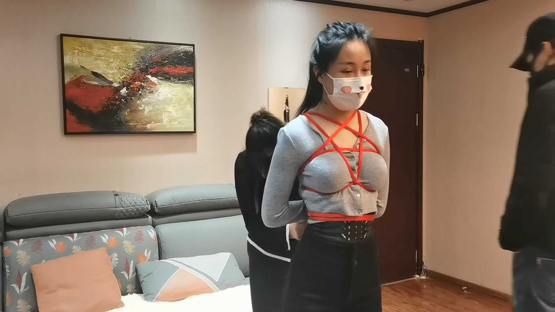 YS009 佩琪现场学习捆绑和调教.mp4_snapshot_13.36_[2025.02.14_10.45.09].jpg