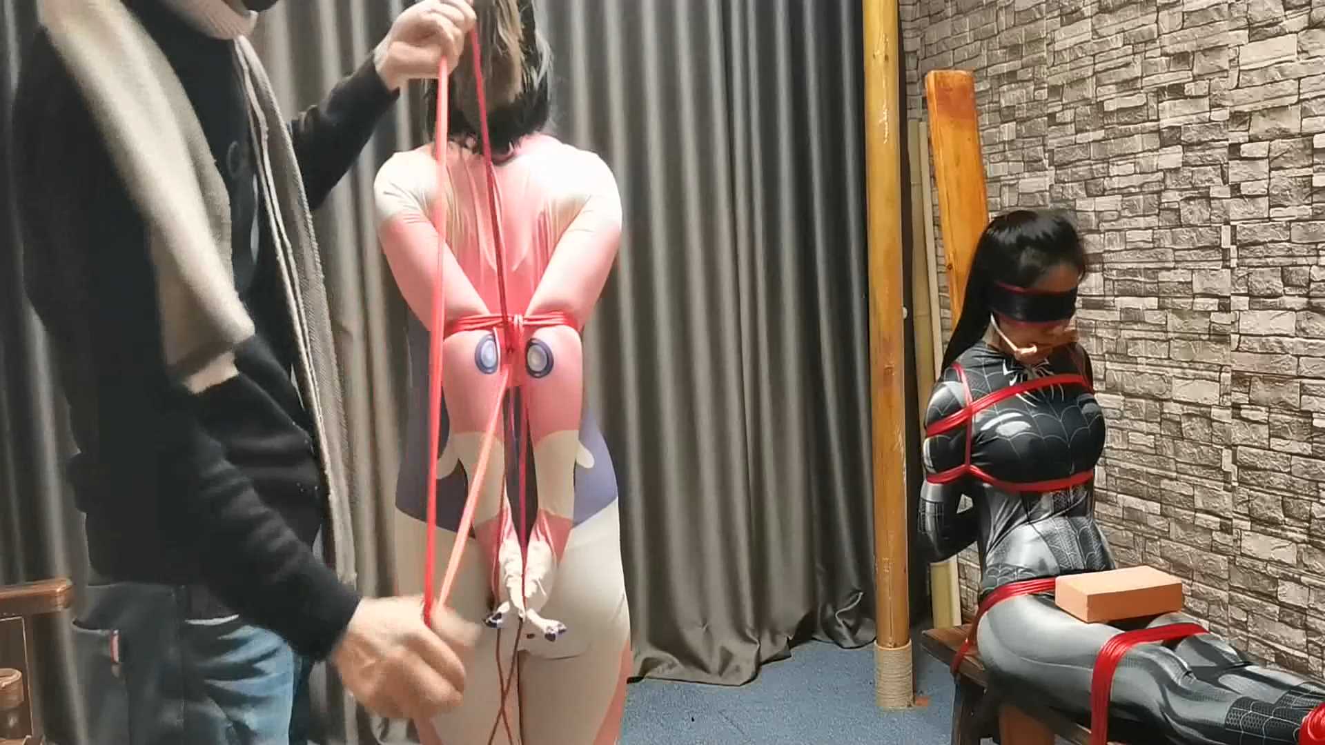 YS028 两女侠被酷刑折磨.mp4_snapshot_09.39_[2025.02.14_10.48.45].jpg
