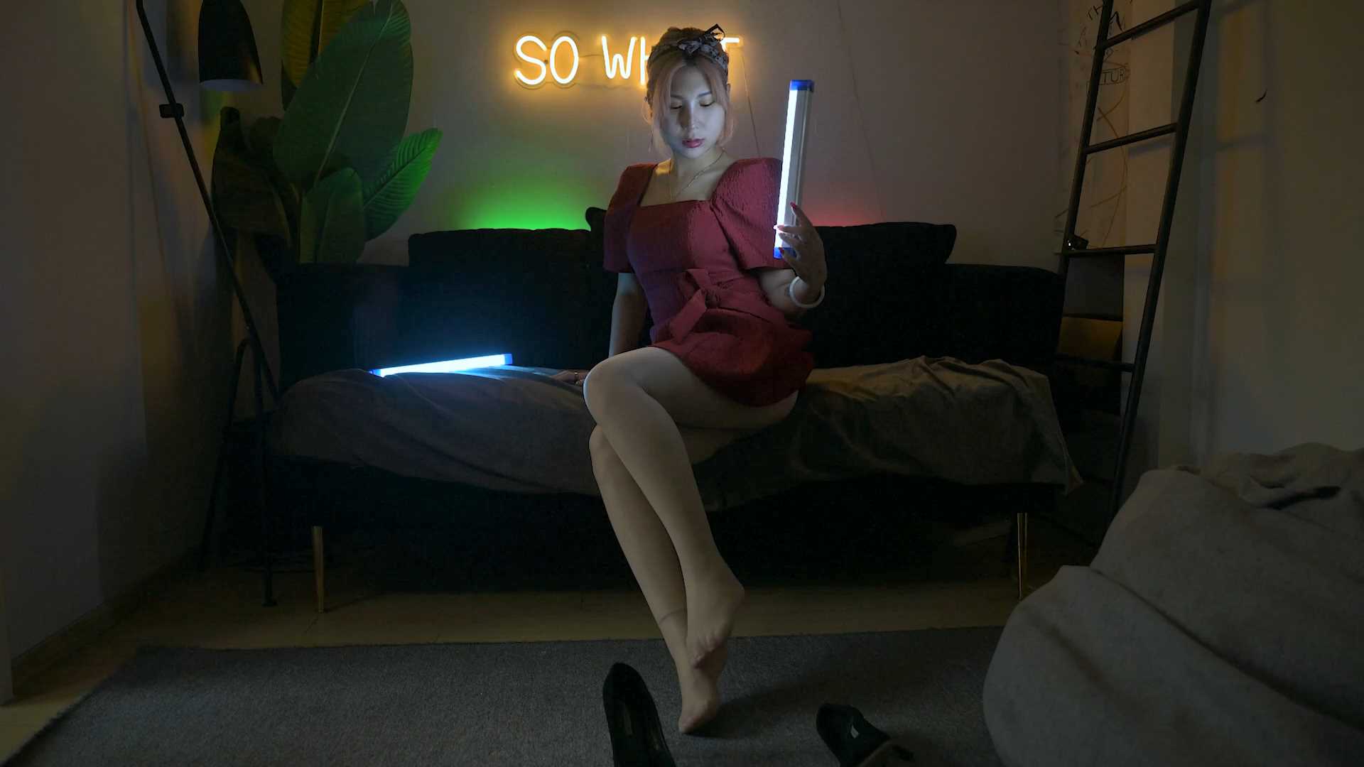 4KYX007 氛围灯与龟甲缚.mp4_snapshot_04.15_[2025.02.14_12.05.56].jpg