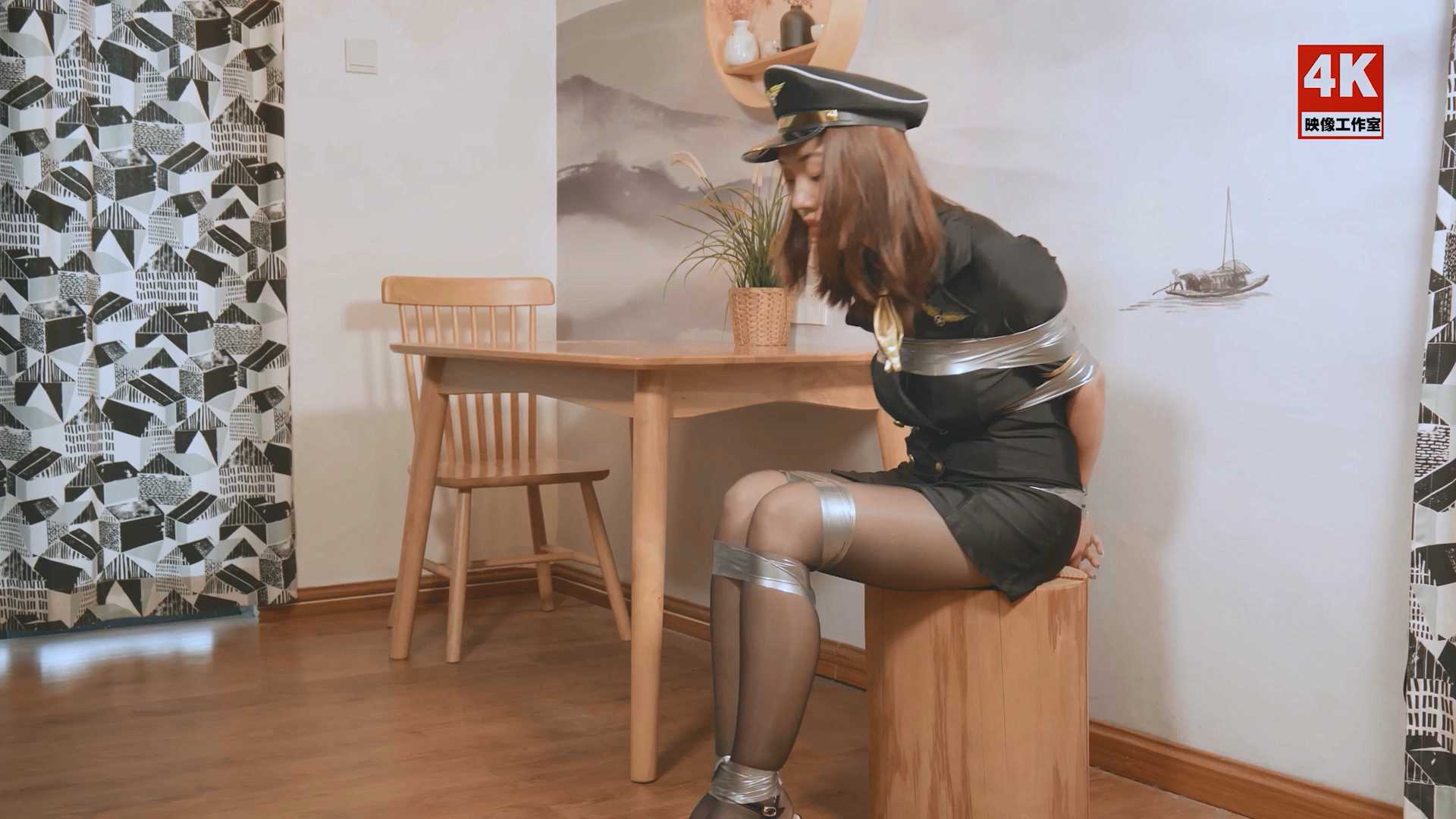 4KYX032 女机长的小秘密.mp4_snapshot_10.27_[2025.02.14_12.11.35].jpg