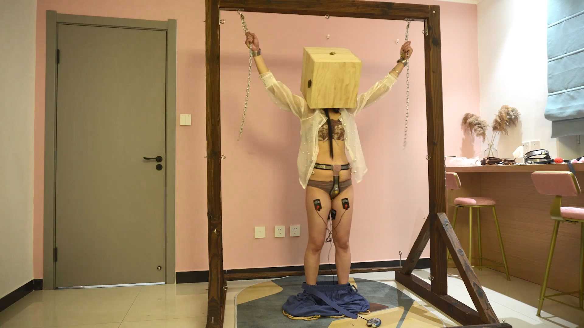 YWY010 一主二奴 下集 二奴同调 反客为主 新人小月.mp4_snapshot_32.40_[2025.02.14_1.jpg