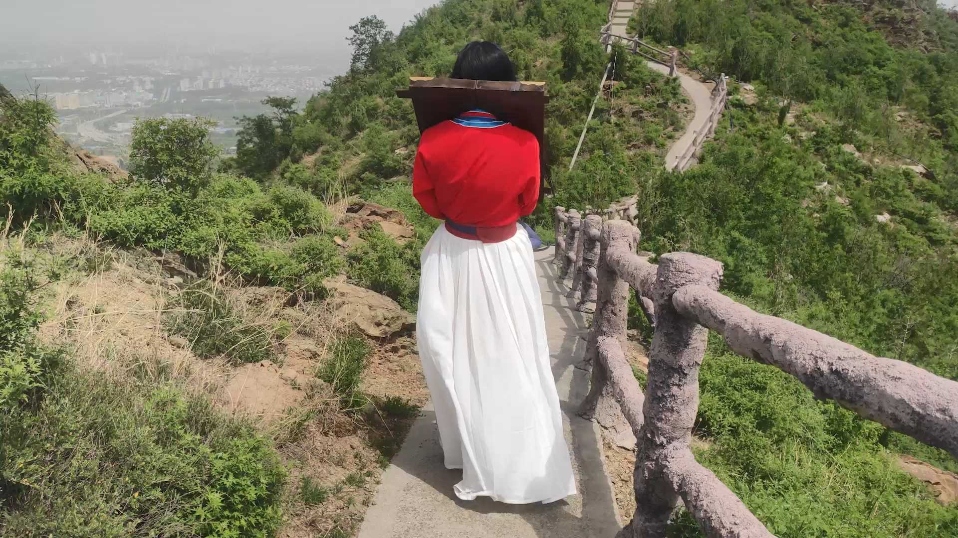 YWY028 私人女囚放风记.mp4_snapshot_16.58_[2025.02.14_13.30.14].jpg