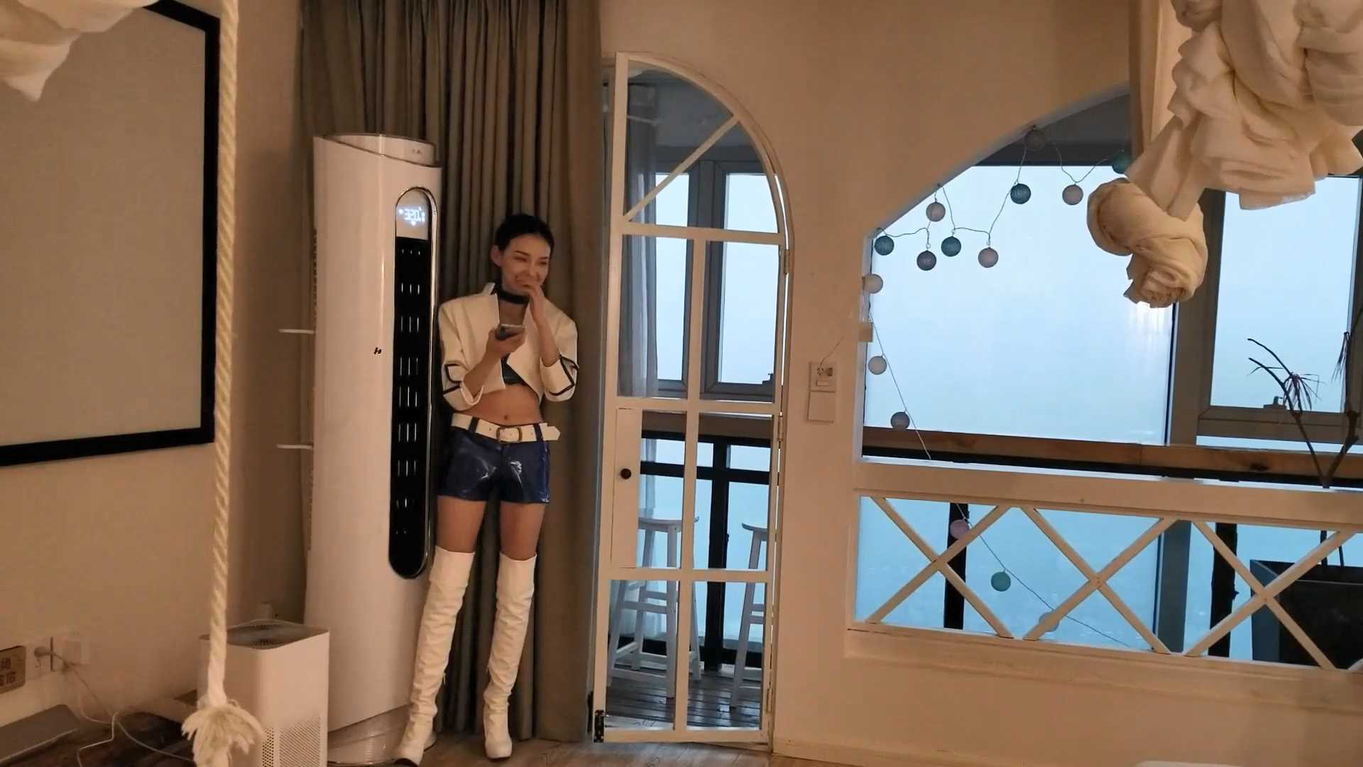 Aoteman209 二女捆绑 婷婷赛车服和她的闺蜜 上集.mp4_snapshot_00.00_[2025.02.11_15.31.20].jpg