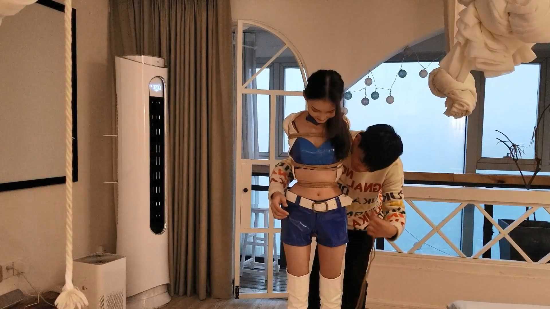 Aoteman209 二女捆绑 婷婷赛车服和她的闺蜜 上集.mp4_snapshot_10.00_[2025.02.11_15.31.22].jpg