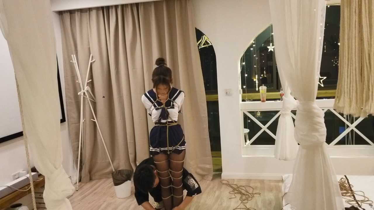 Aoteman216 果果学生服极限后手观音驷马，马具口塞.mp4_snapshot_18.15_[2025.02.11_1.jpg