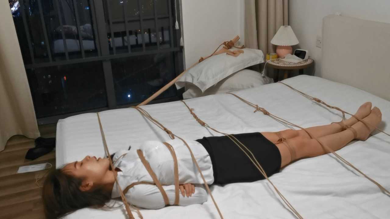 Aoteman239 葡萄初次尝试调教.mp4_snapshot_42.44_[2025.02.11_15.36.56].jpg