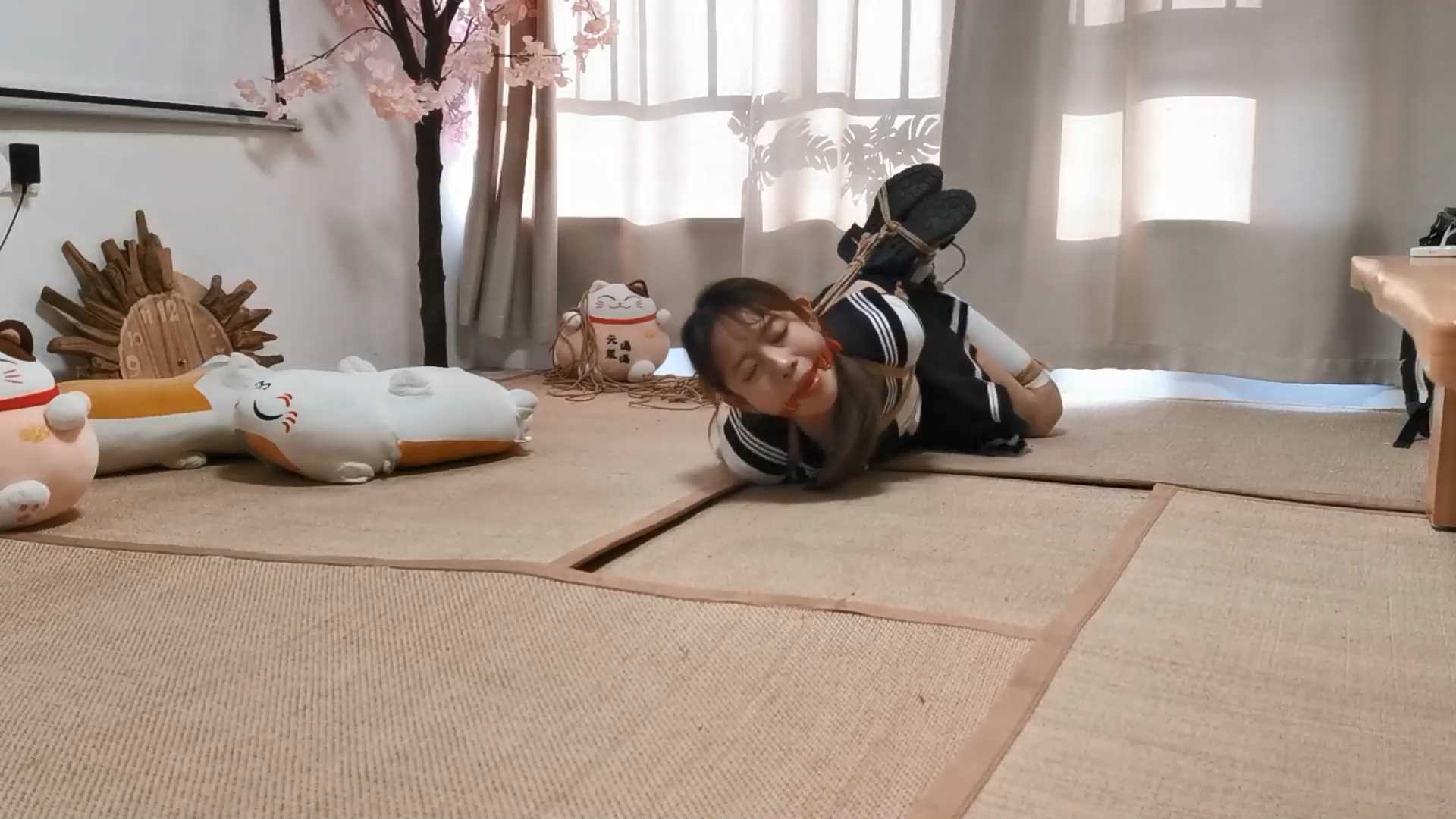 Aoteman246 可定制捆绑方式的紧缚实验室.mp4_snapshot_33.10_[2025.02.11_15.38.17].jpg