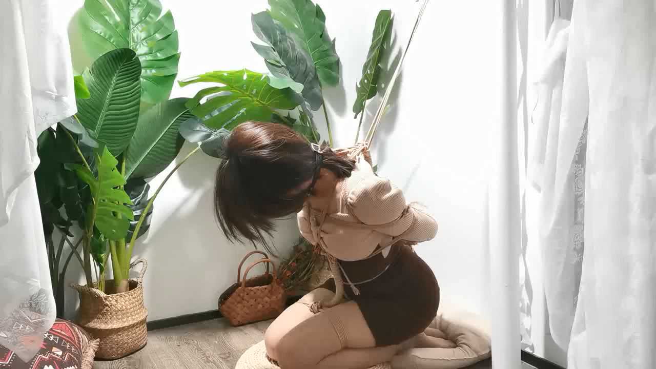 Aoteman237 桂婷日式跪缚放置在阁楼角落 肉肉的小M.mp4_snapshot_26.25_[2025.02.11_1.jpg