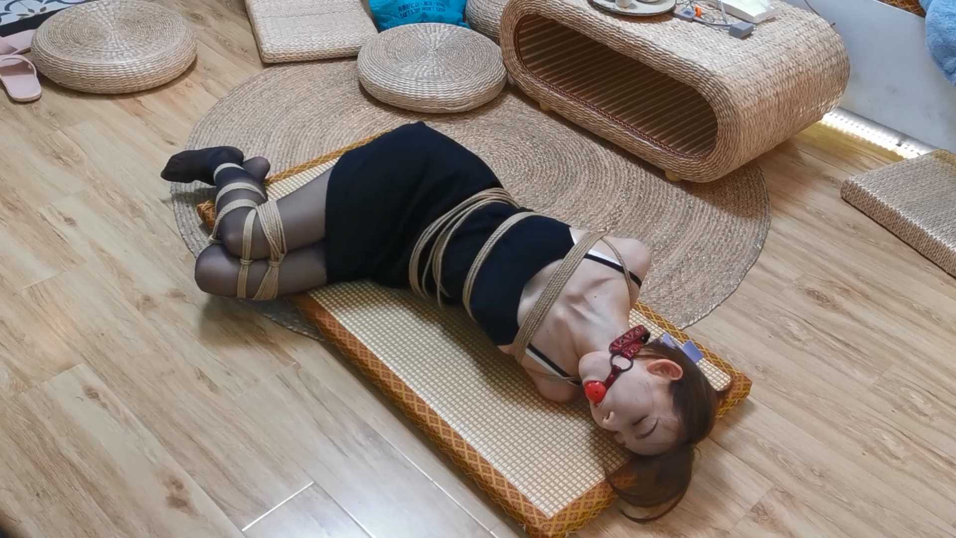 Aoteman238 果果 性感黑丝捆绑.mp4_snapshot_00.50.10_[2025.02.11_15.36.48].jpg