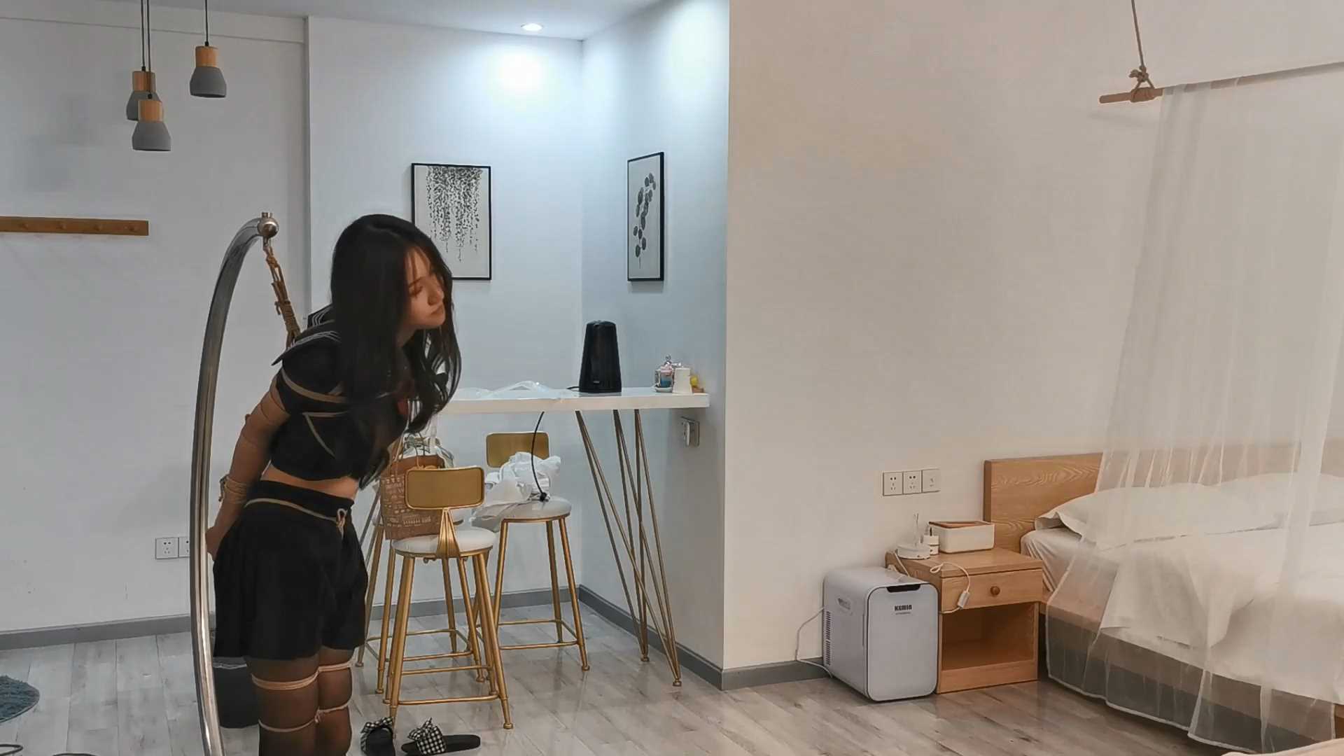 Aoteman221 甘然水手服放置 支臂吊缚，口球，放置30分钟.mp4_snapshot_24.40_[2025.02.jpg