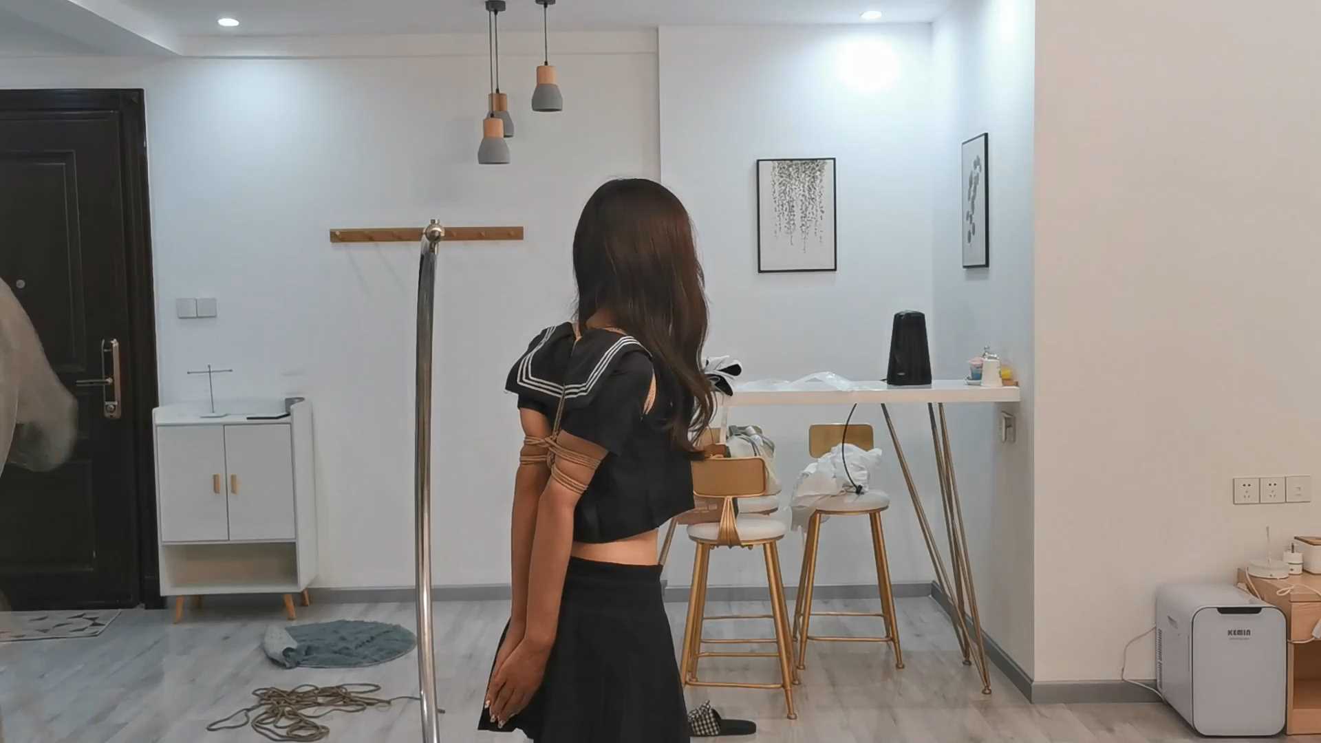 Aoteman221 甘然水手服放置 支臂吊缚，口球，放置30分钟.mp4_snapshot_06.50_[2025.02.jpg