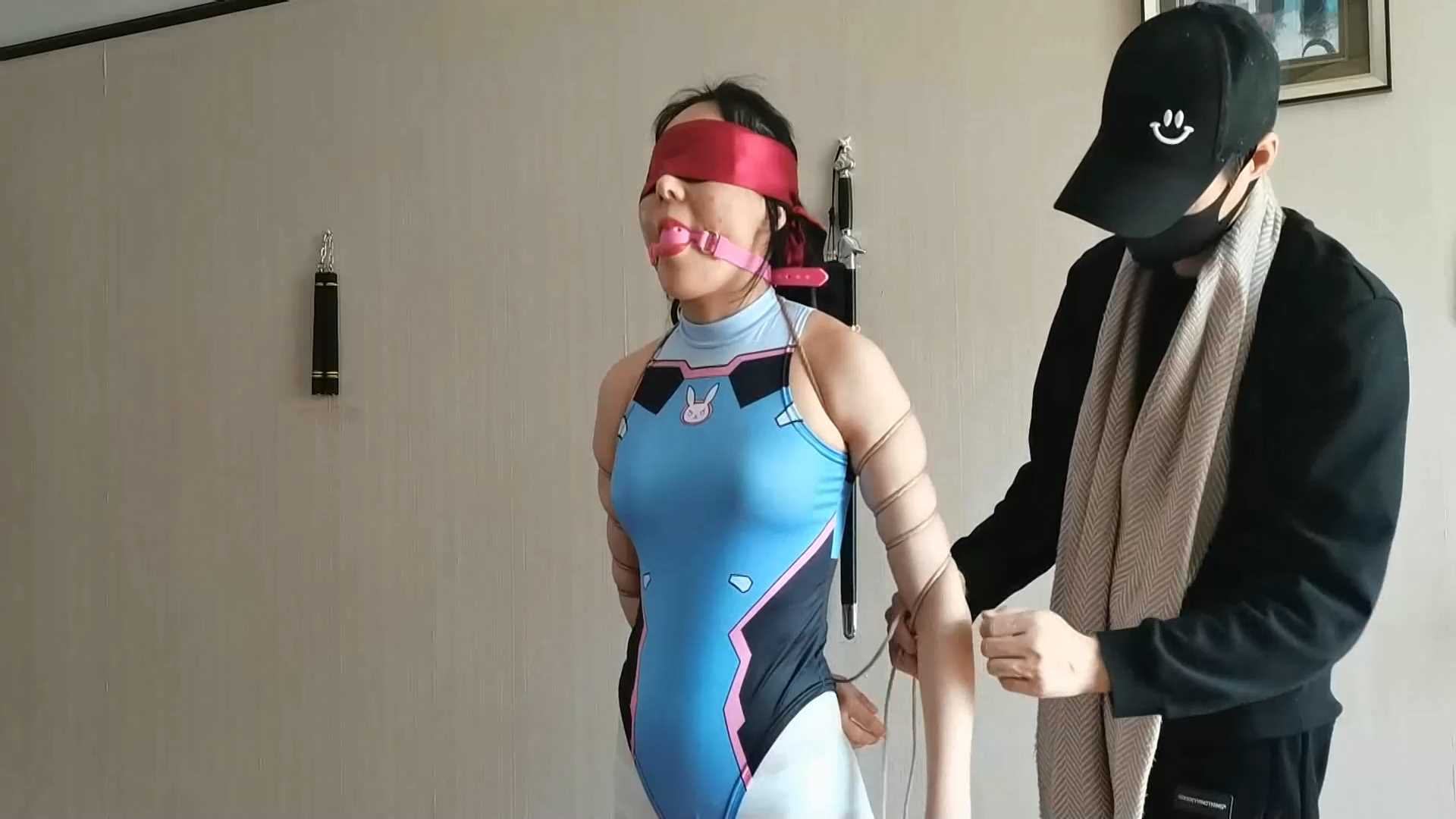 YS054 五花大绑蒙眼堵嘴走绳刑.mp4_snapshot_00.56_[2025.02.14_10.53.41].jpg