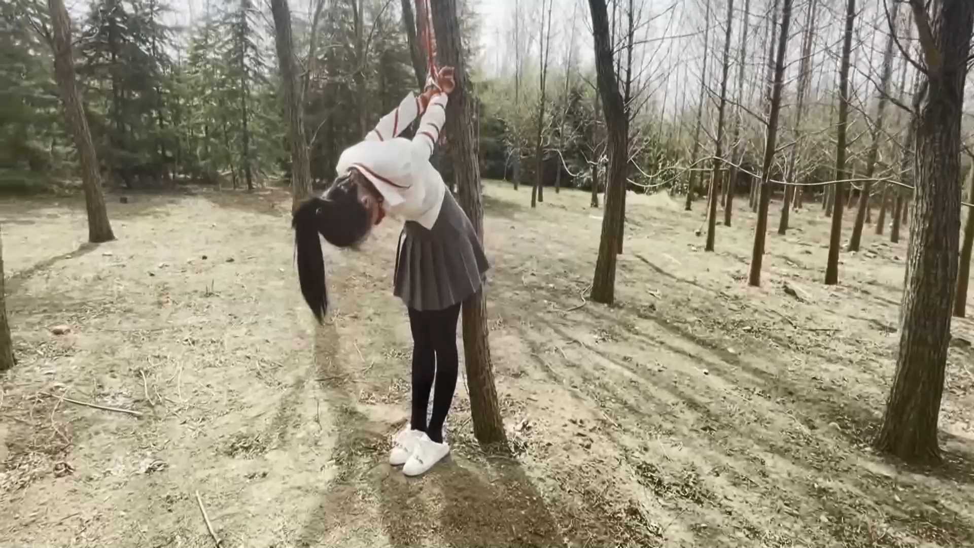 YS071 公园玩捆绑纪实.mp4_snapshot_25.28_[2025.02.14_10.56.59].jpg