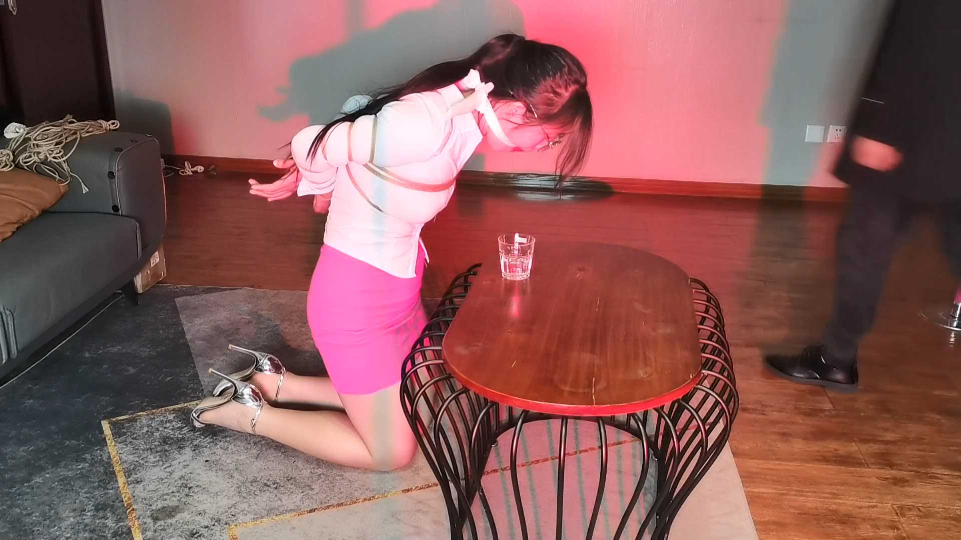 YS076 宋思琪跪在地上各种堵嘴口水收集.mp4_snapshot_13.51_[2025.02.14_10.57.51].jpg