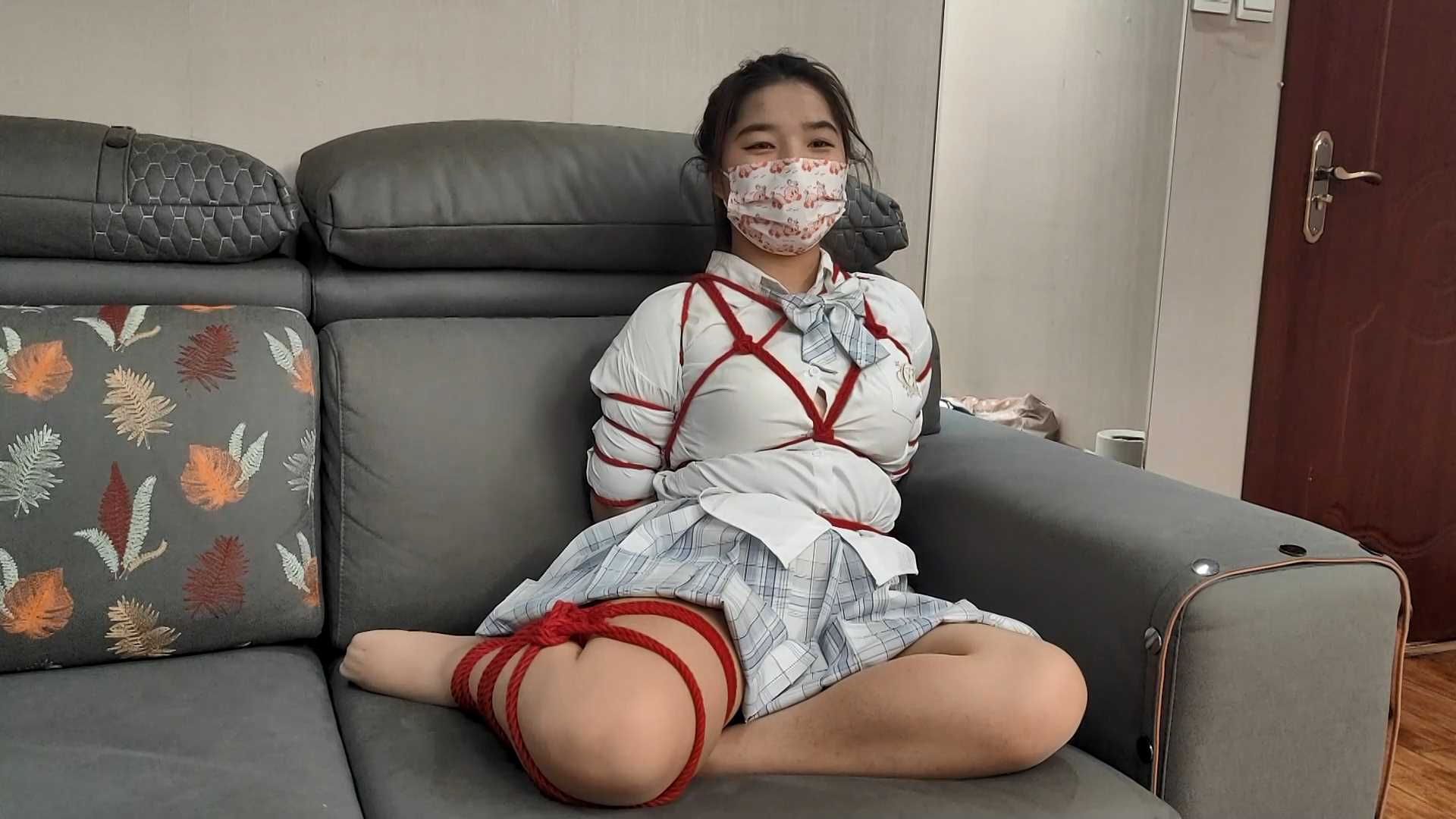 YS086 仙仙五花大绑和小红聊捆绑.mp4_snapshot_20.54_[2025.02.14_10.59.43].jpg