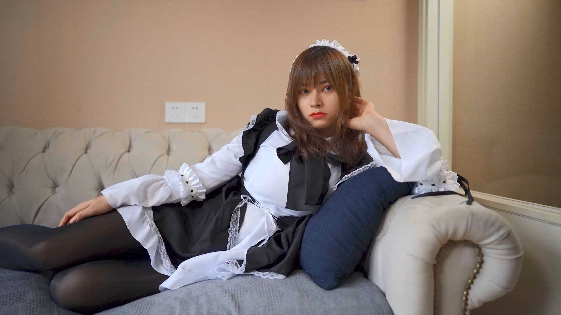 4KYX038 女仆装与黑丝袜.mp4_snapshot_07.22_[2025.02.14_12.12.44].jpg