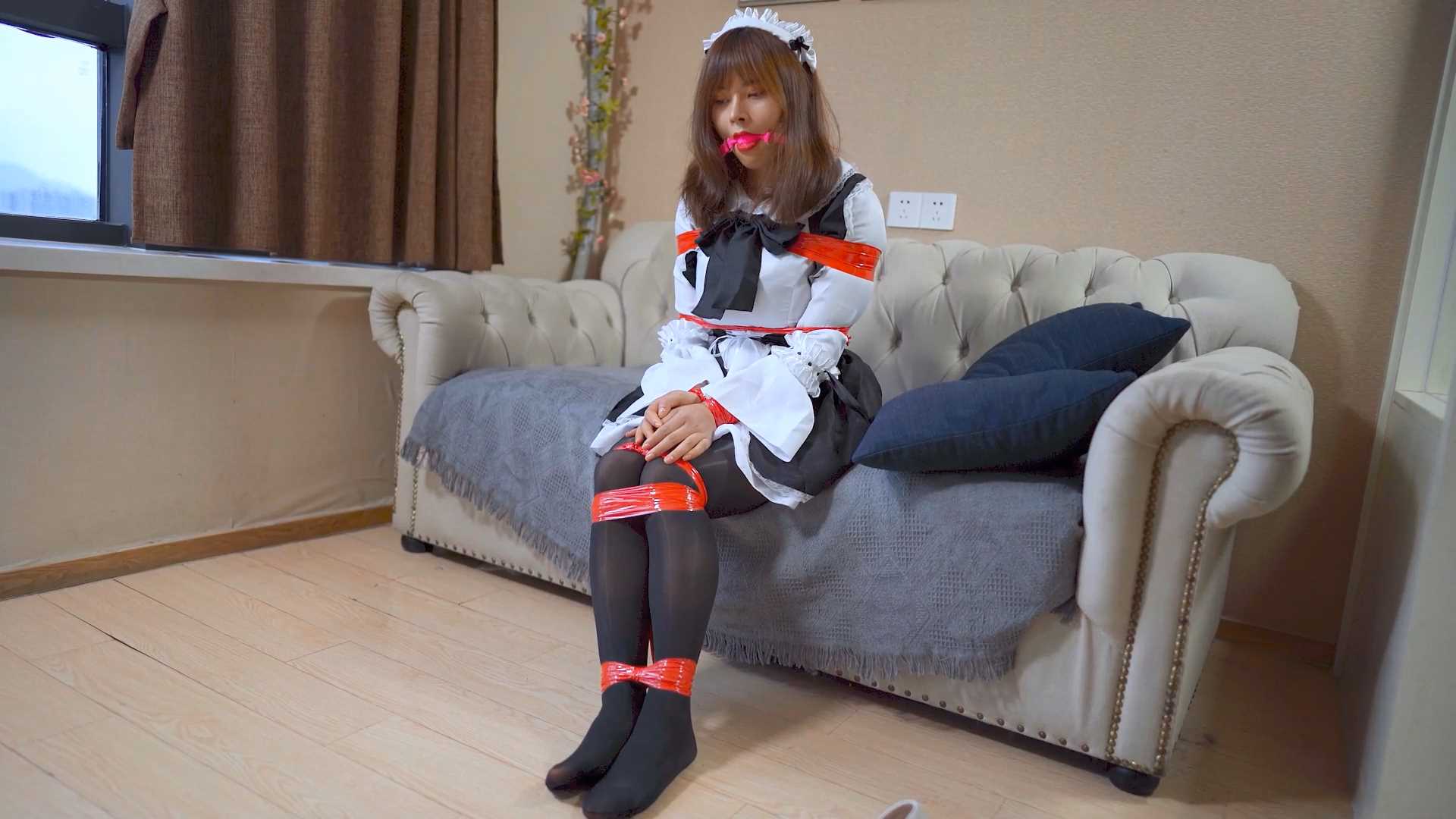 4KYX038 女仆装与黑丝袜.mp4_snapshot_14.14_[2025.02.14_12.12.46].jpg