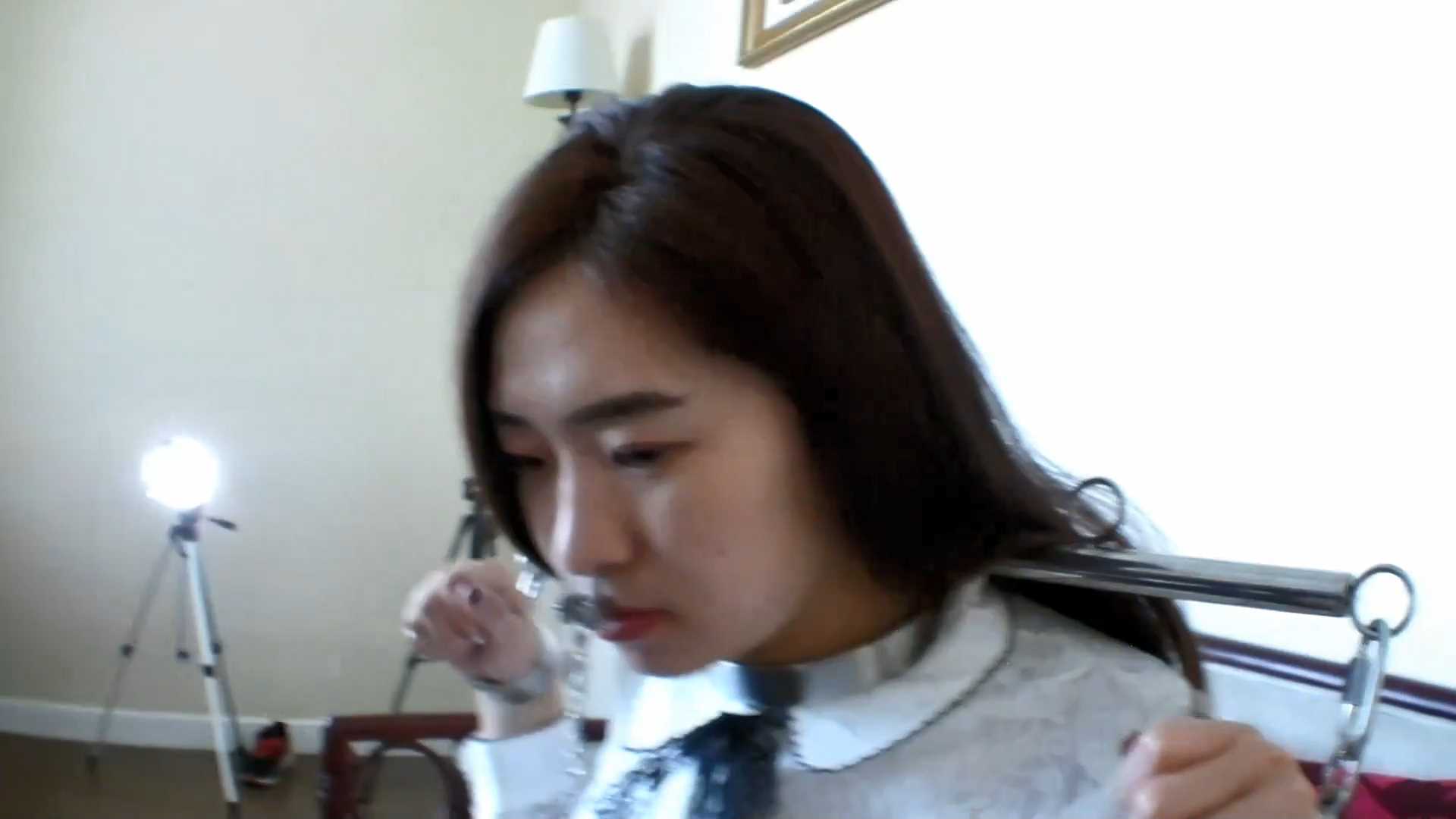 YWY036 被牵着鼻子的奴隶秘书之小雅 上集.mp4_snapshot_28.05_[2025.02.14_13.32.33].jpg