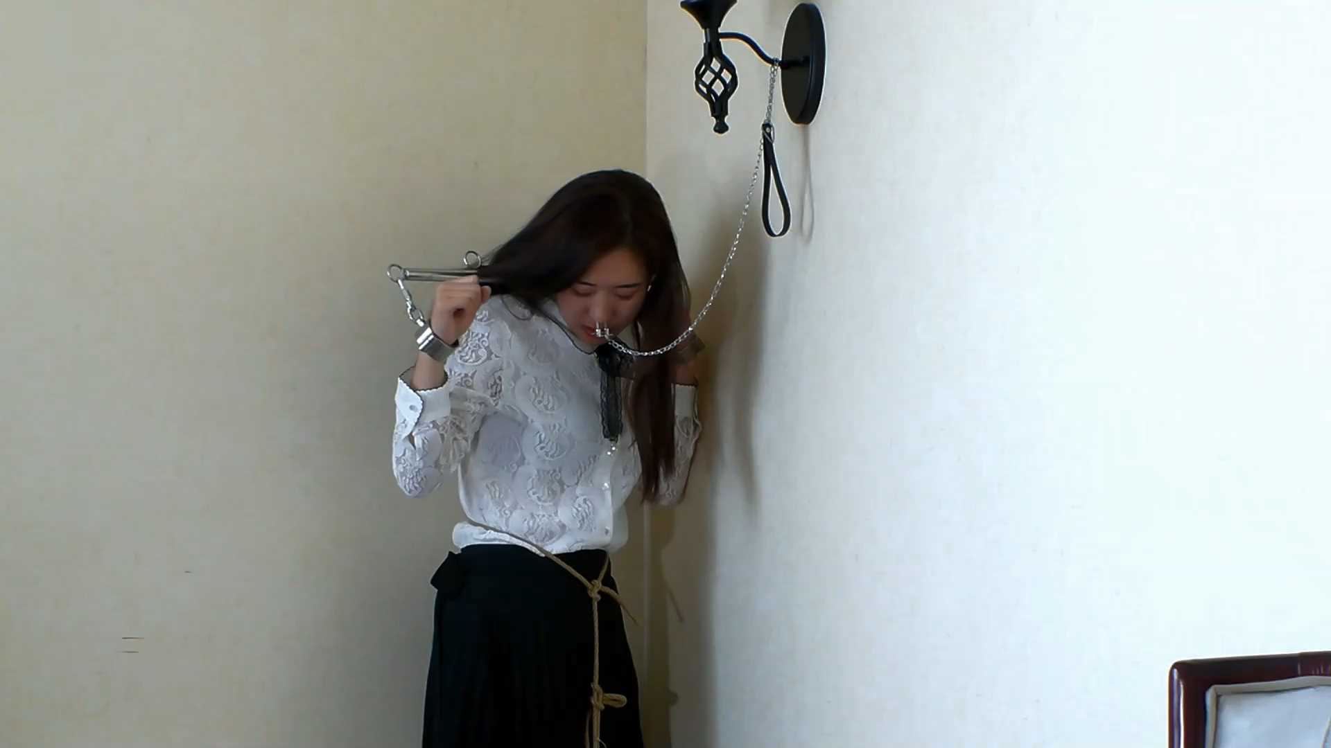 YWY037 被牵着鼻子的奴隶秘书之小雅 下集.mp4_snapshot_04.25_[2025.02.14_13.32.41].jpg