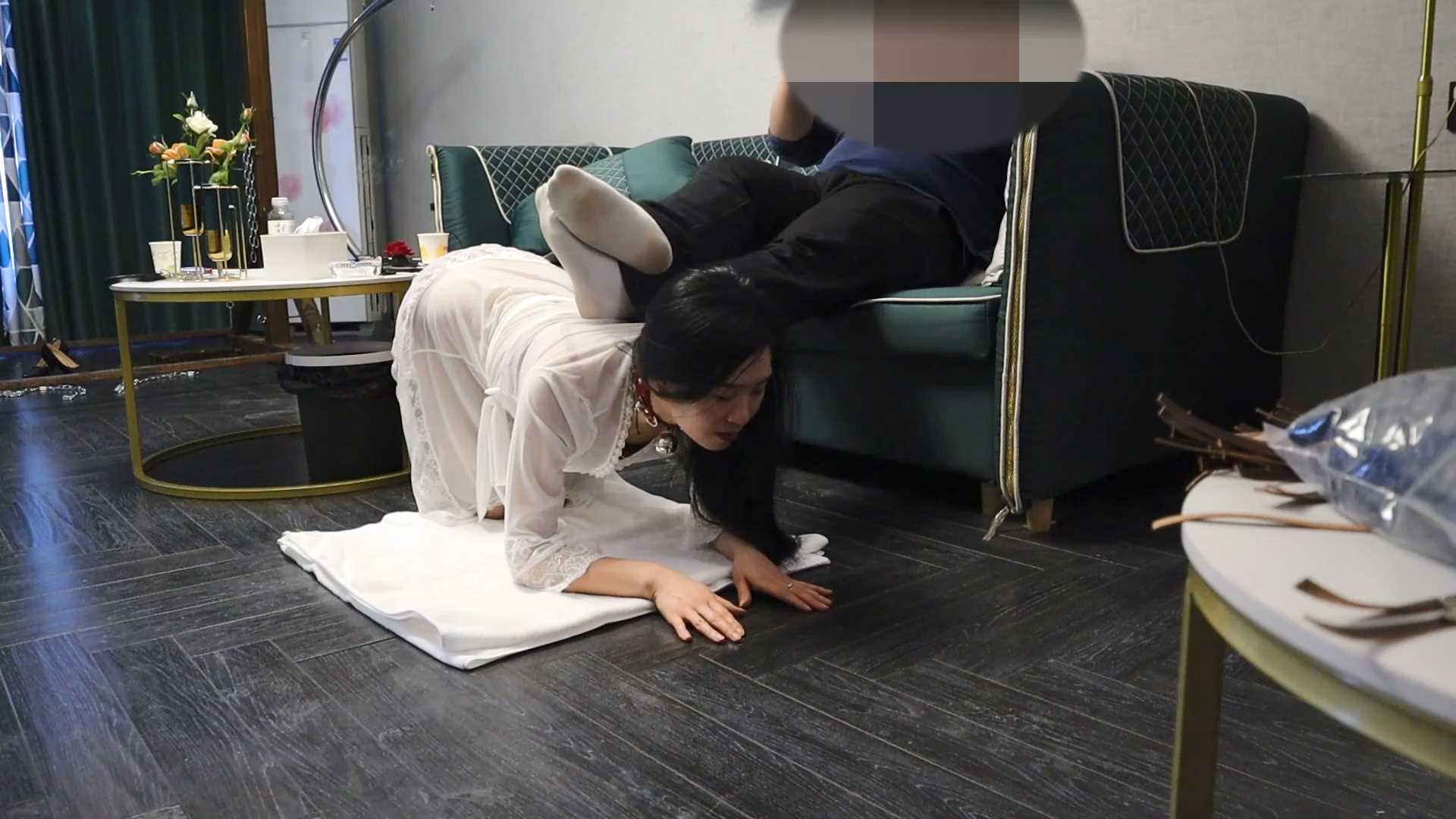 YWY041 私奴圈养日常 下集 虐与恋.mp4_snapshot_13.04_[2025.02.14_13.33.34].jpg