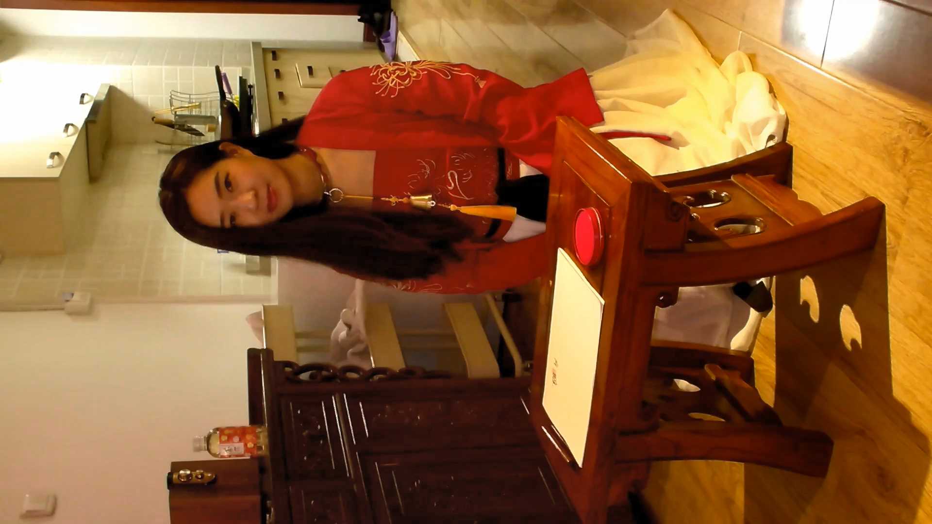 YWY046 妻奴的幸福日记 古典尤物篇 上.mp4_snapshot_04.38_[2025.02.14_13.34.39].jpg