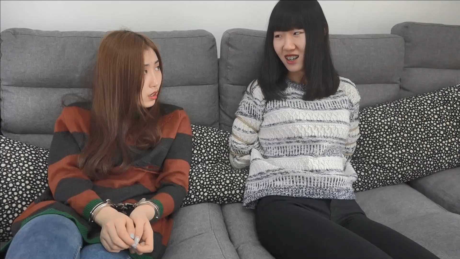HNYC011 绳模捆绑重镣访谈实录.mp4_snapshot_04.14_[2025.02.17_11.30.47].jpg