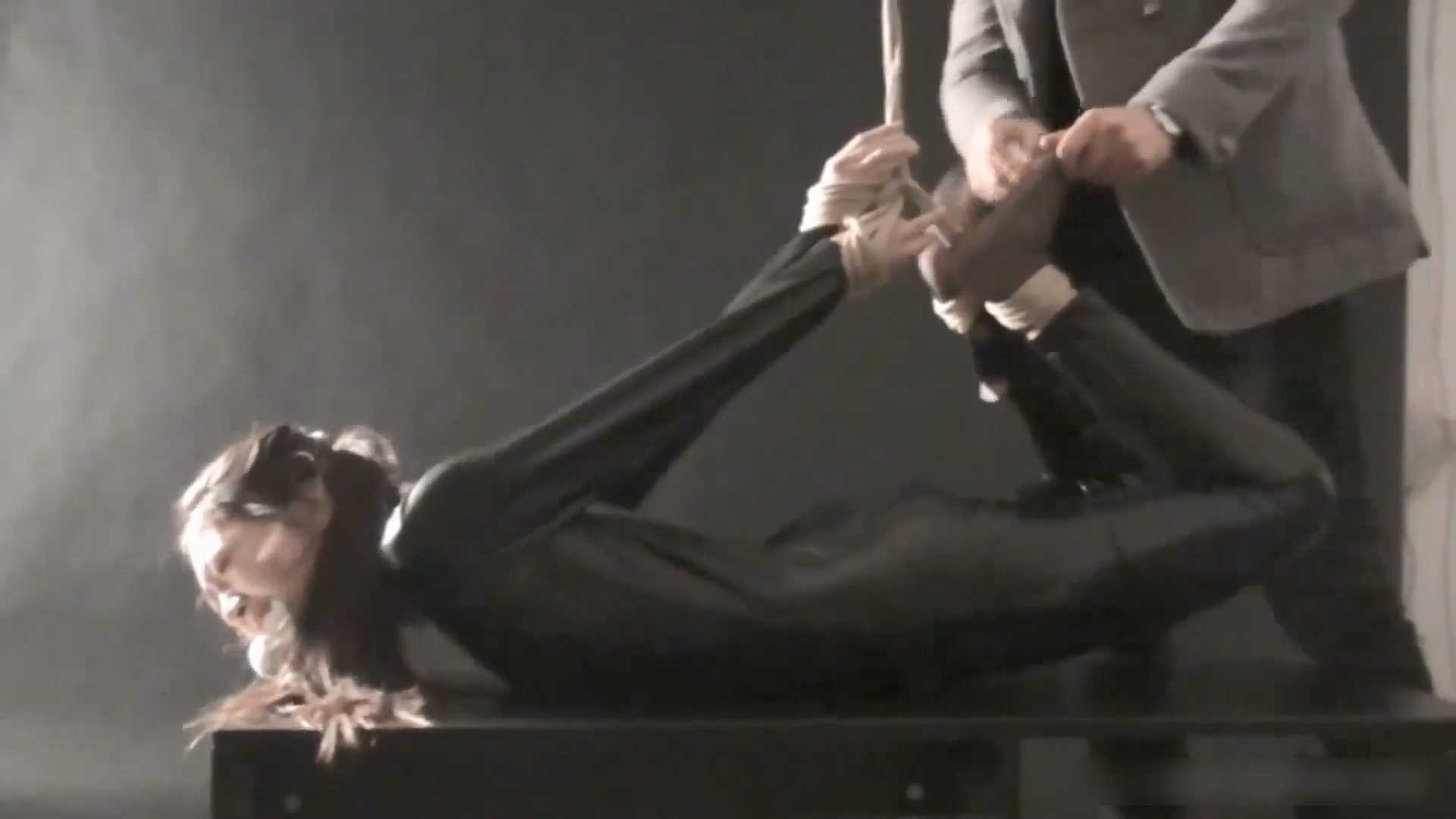 HNYC014 遇难的美女搜查官.mp4_snapshot_00.34.40_[2025.02.17_11.31.31].jpg