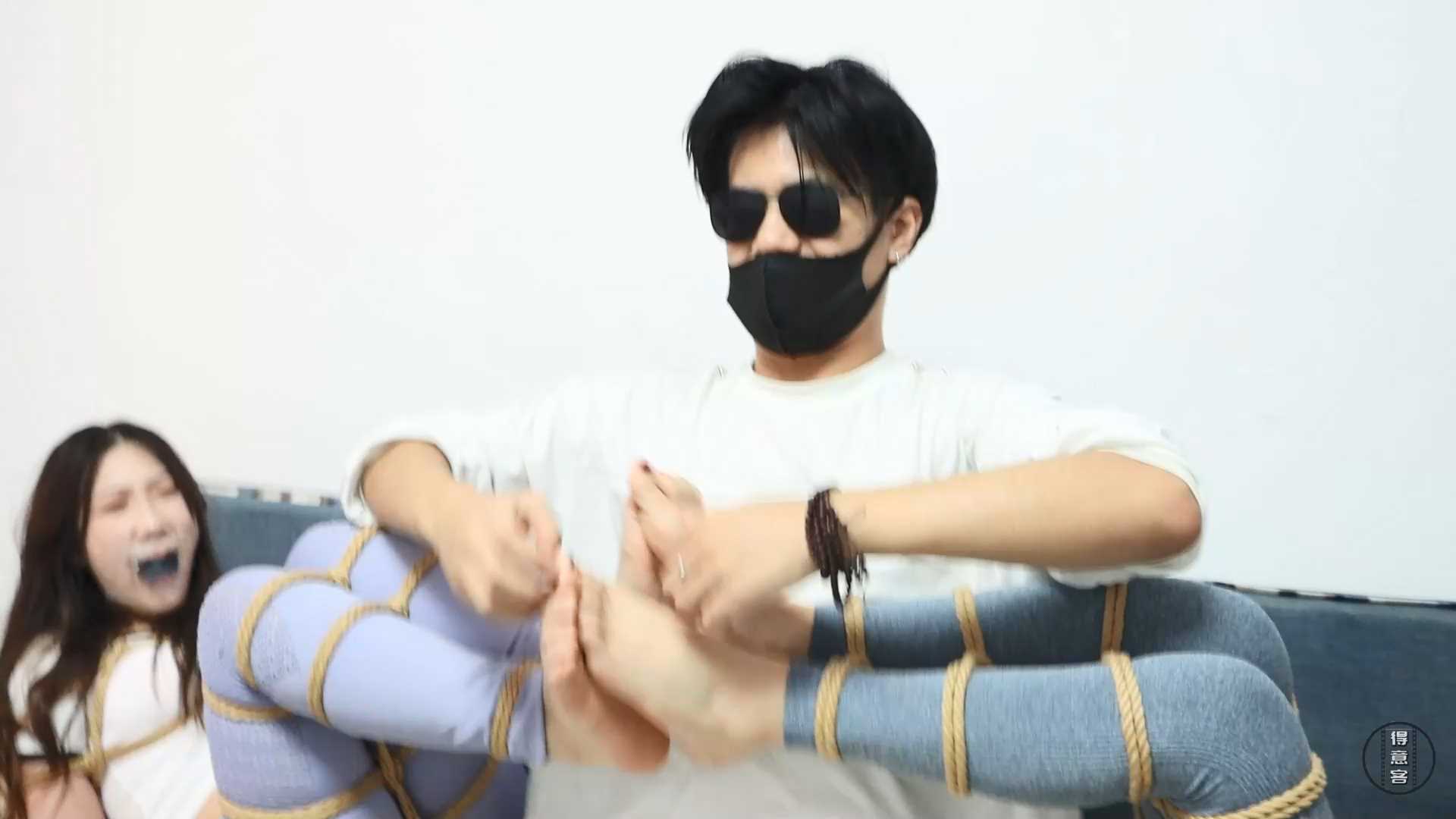 DYK319 定拍姐妹的不幸遭遇02 上集 新模安安，一含主演.mp4_snapshot_00.56.40_[2025..jpg