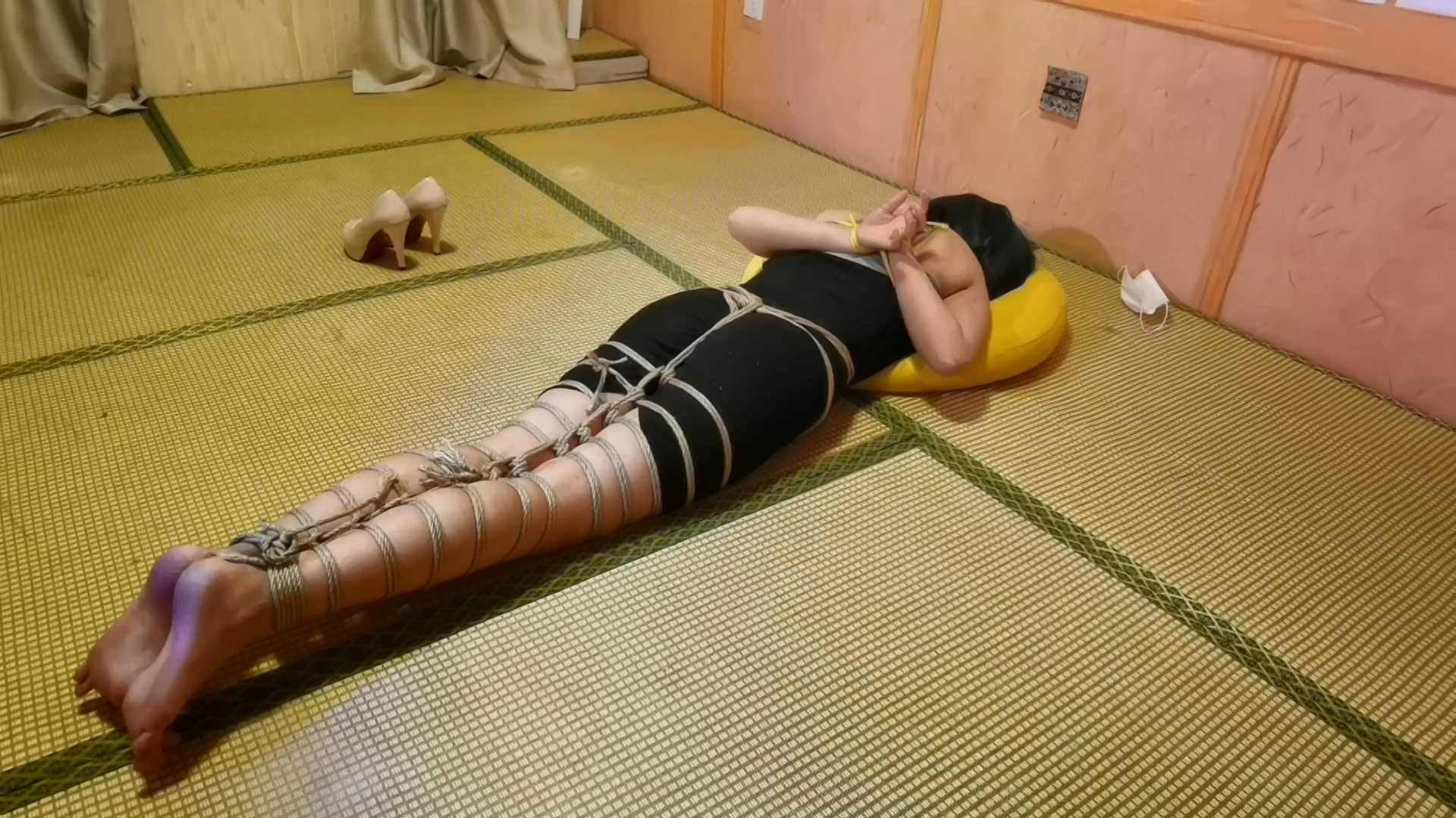 YS144 王倩倩手背相对捆绑.mp4_snapshot_05.27_[2025.02.14_11.19.04].jpg