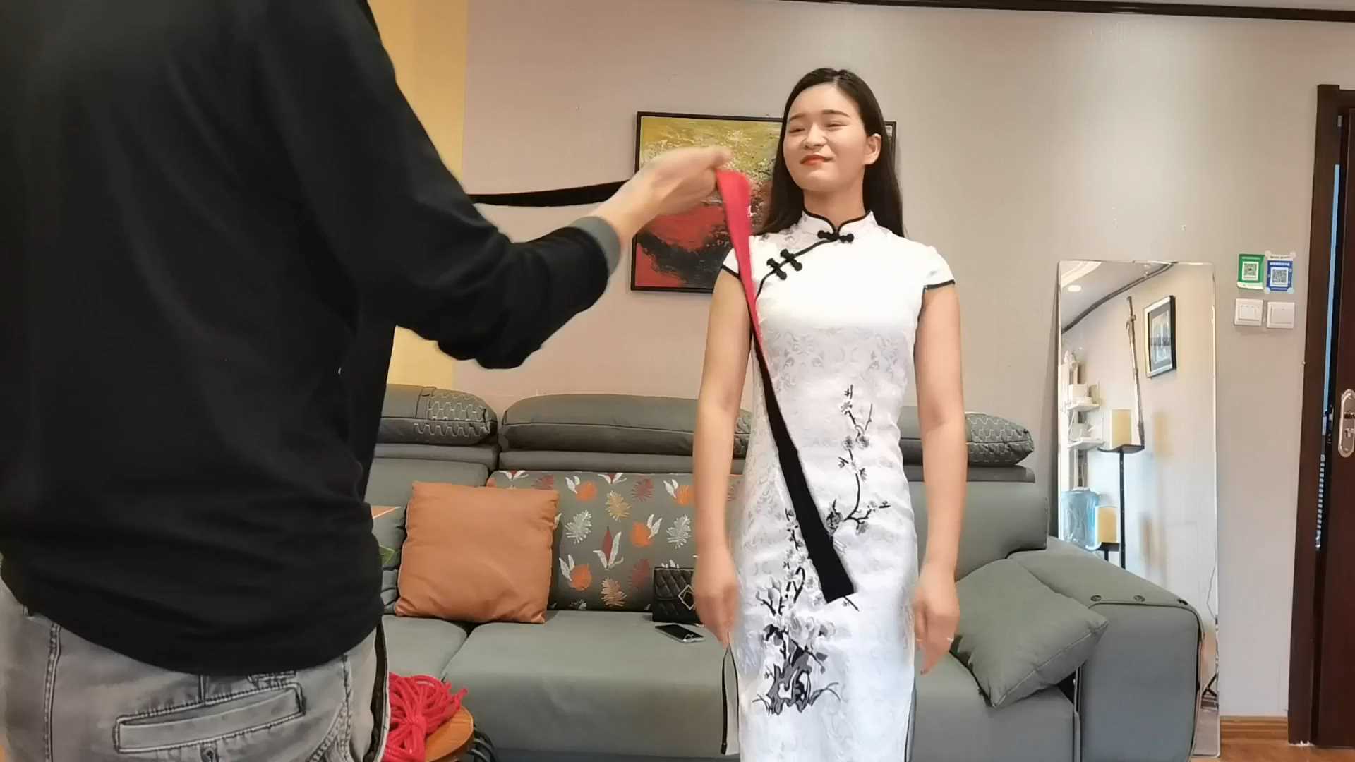 YS111 白领洛儿慕名而来绳艺体验店，体验捆绑.mp4_snapshot_02.31_[2025.02.14_11.11.10].jpg