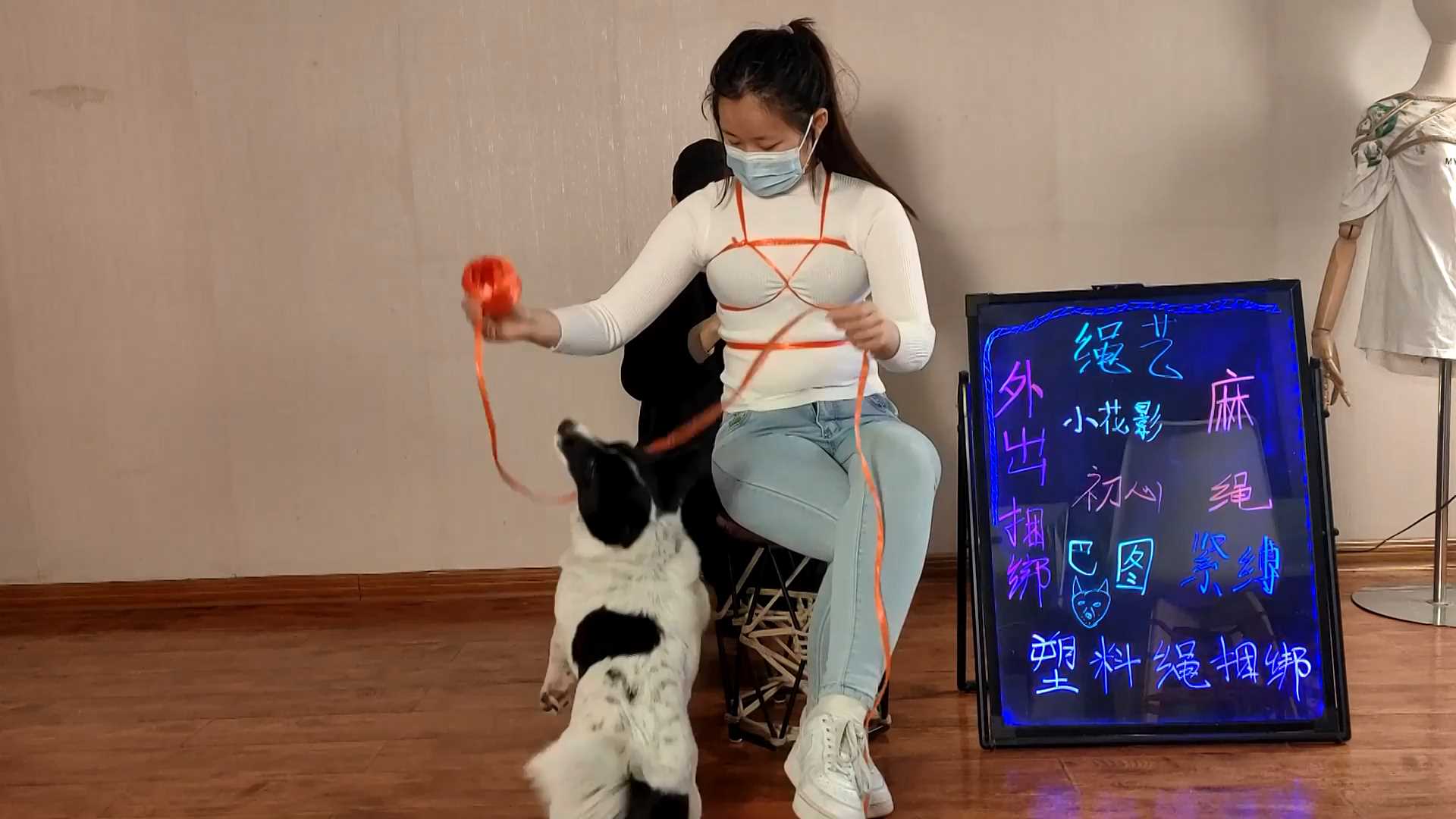 YS134 小花影塑料绳捆绑外出体验 .mp4_snapshot_04.08_[2025.02.14_11.17.05].jpg