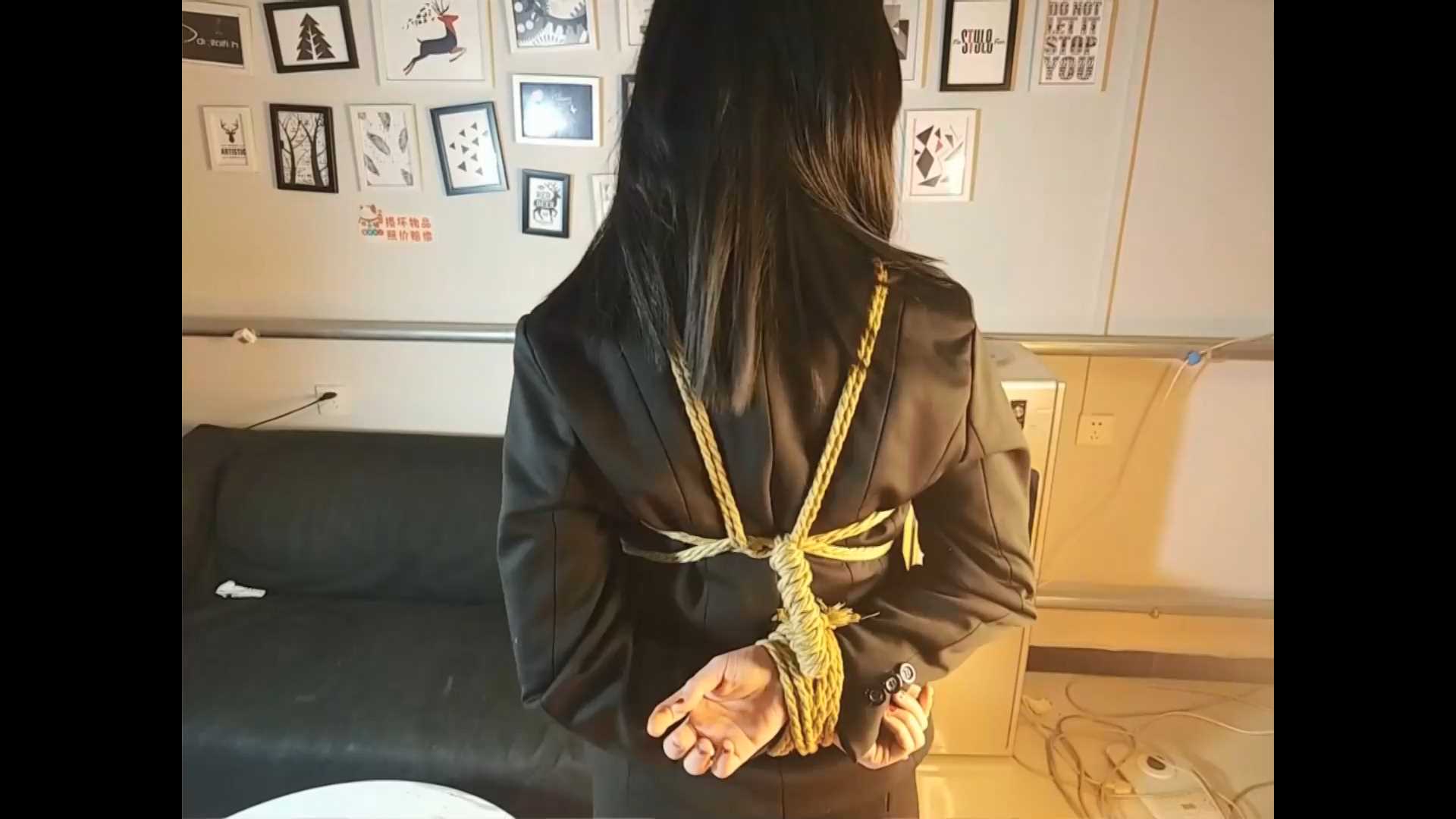SZY081 定拍悲催S和女王M 主演DJ 小T定拍第一弹！.mp4_snapshot_04.52_[2025.02.21_20.jpg