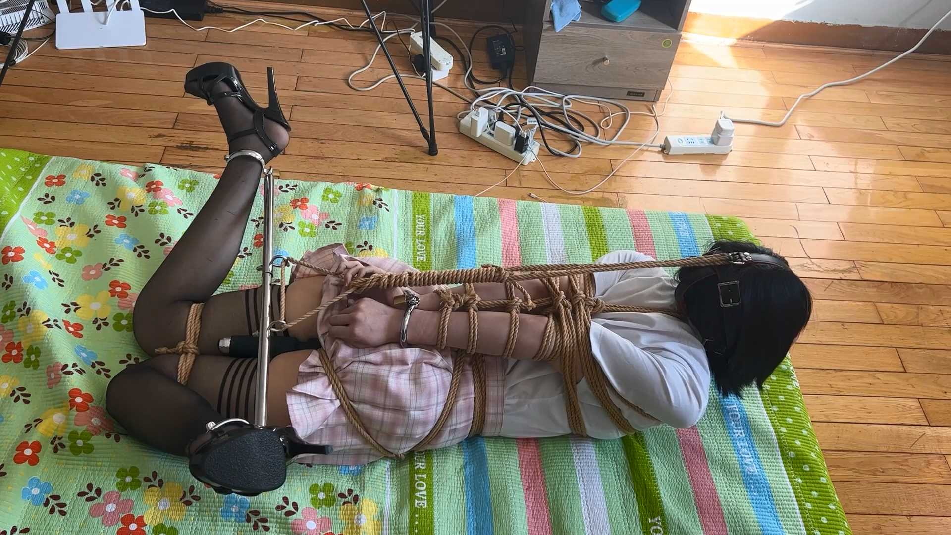 WNYC079 晚晚妹子爆杀并肘驷马.mp4_snapshot_17.38_[2025.02.22_18.43.49].jpg