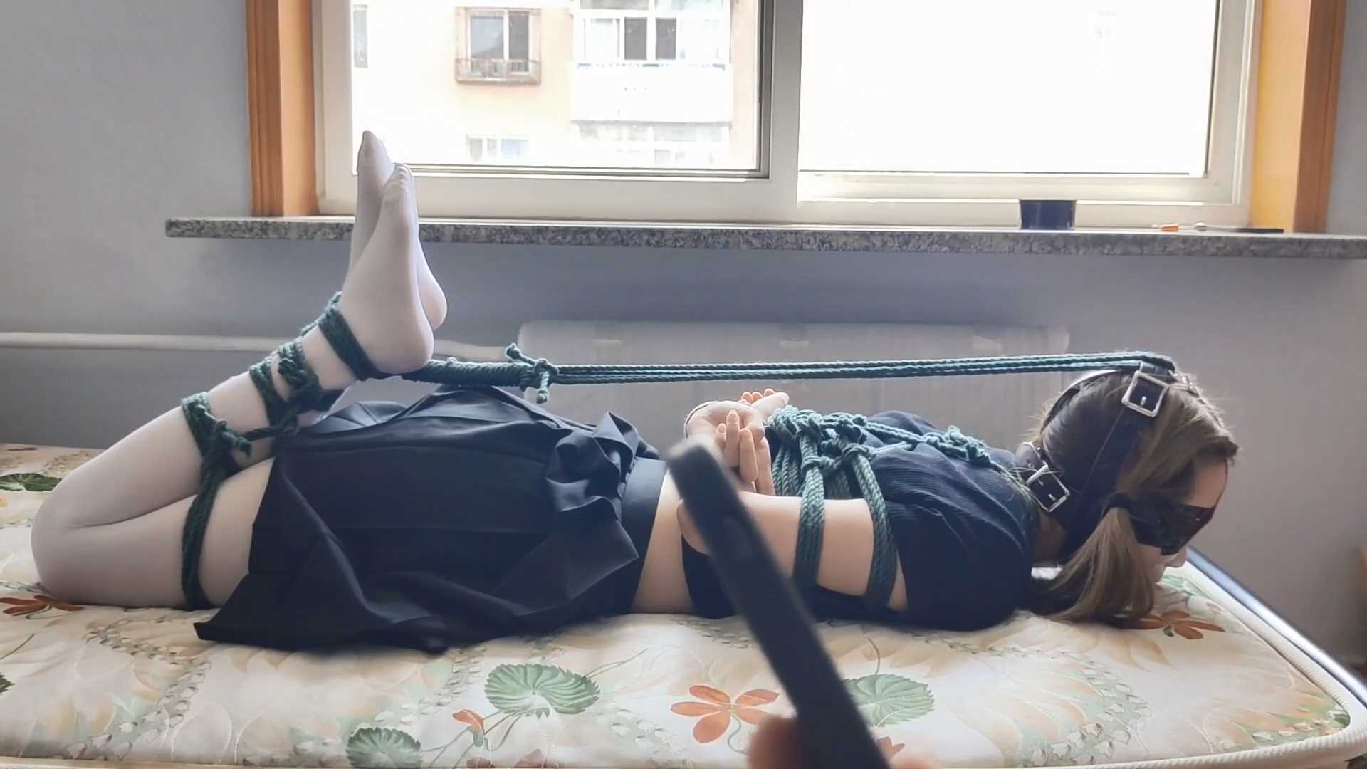 WNYC021 白丝妹妹佳岚假装外出的真实放置崩溃实验.mp4_snapshot_00.00_[2025.02.22_18.jpg