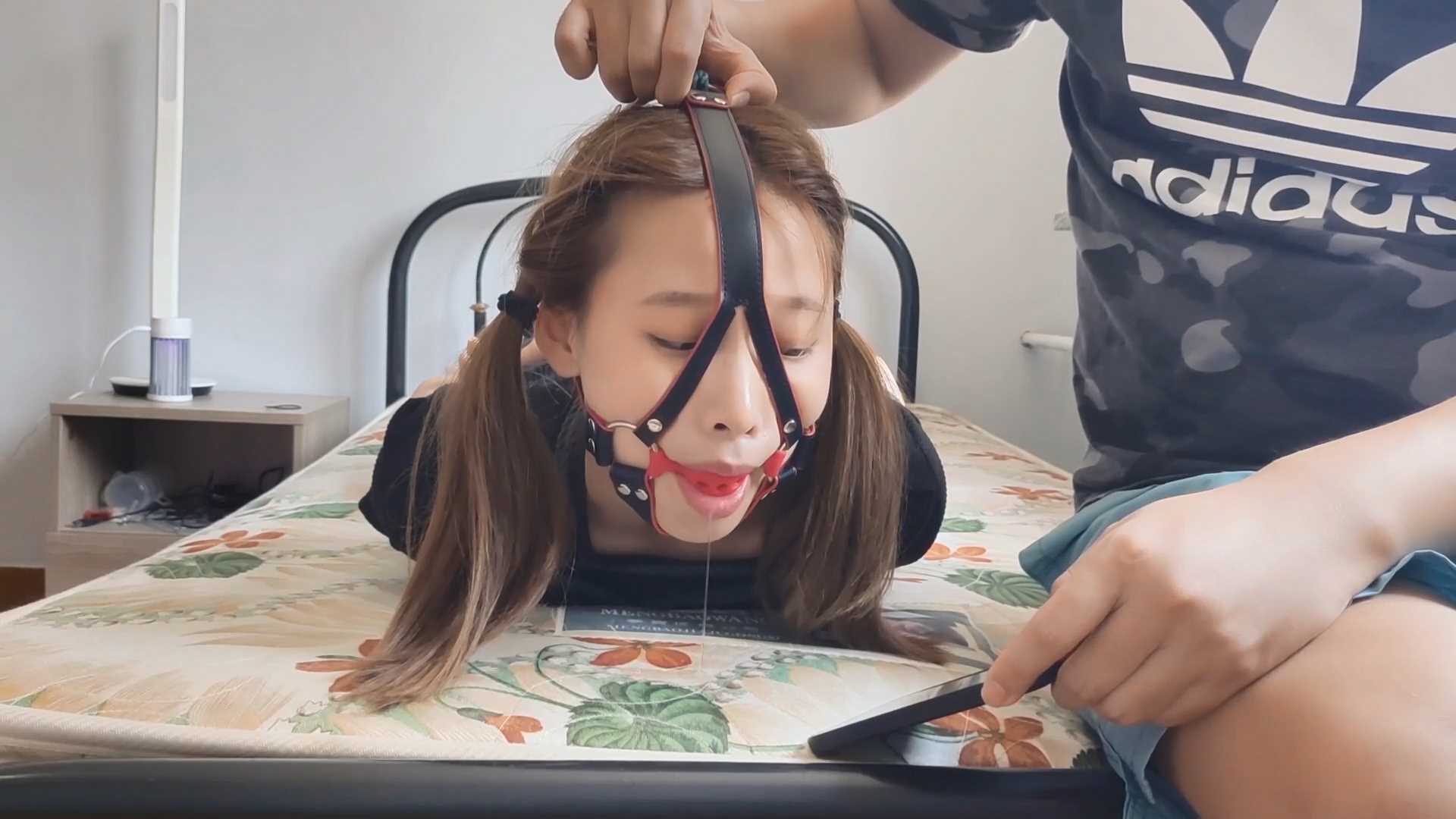 WNYC023 佳岚妹妹的羞耻堵嘴朗读课文.mp4_snapshot_00.00_[2025.02.22_18.34.16].jpg