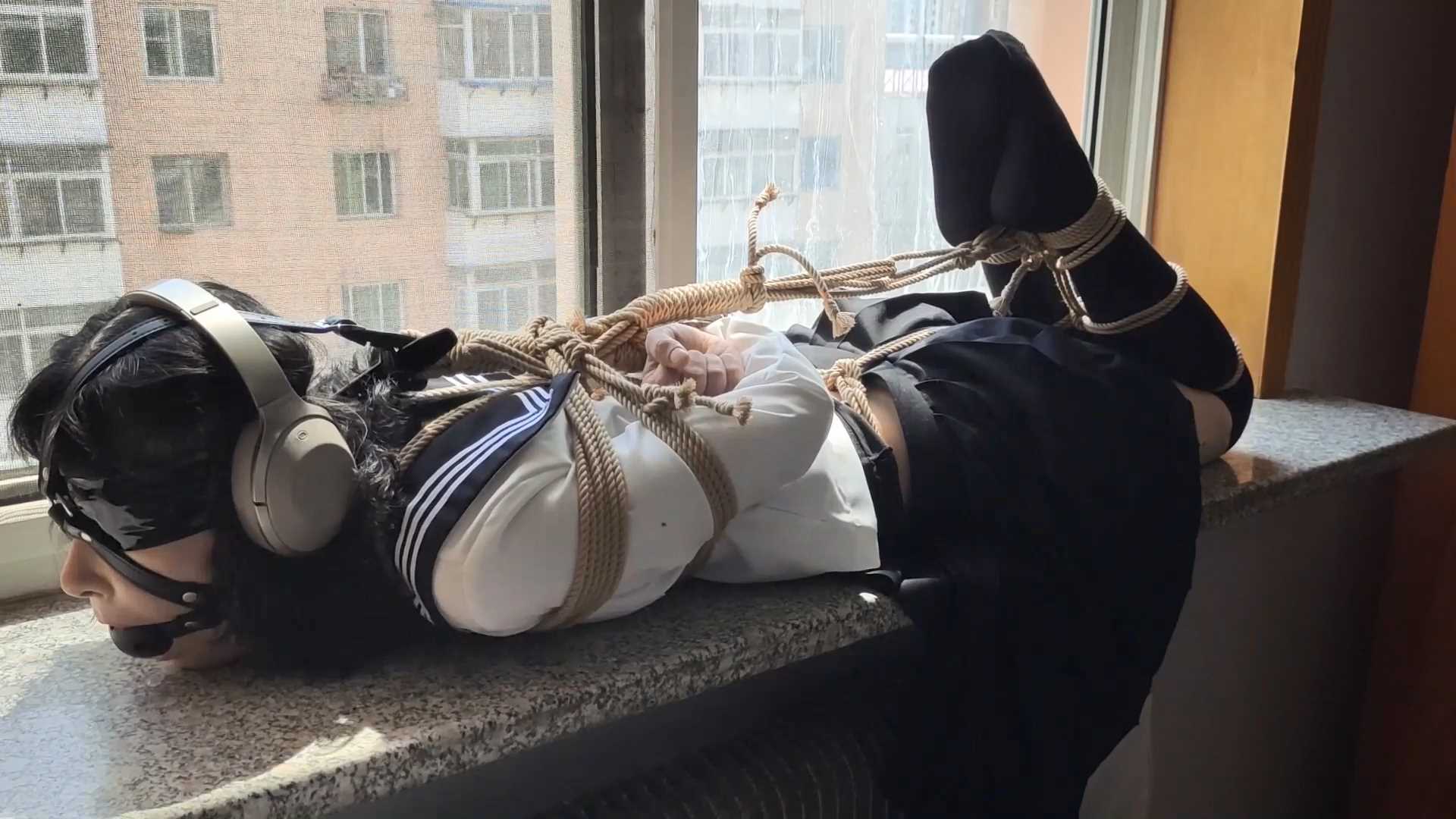 WNYC030 真实假装外出阳台放置实验.mp4_snapshot_42.01_[2025.02.22_18.35.24].jpg