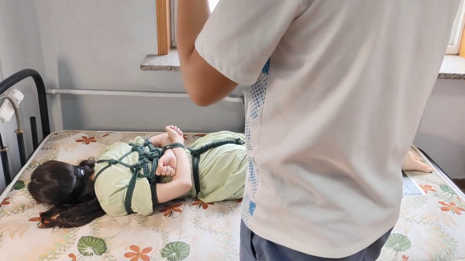 WNYC031 小美女露娜来约绑.mp4_snapshot_48.32_[2025.02.22_18.35.35].jpg