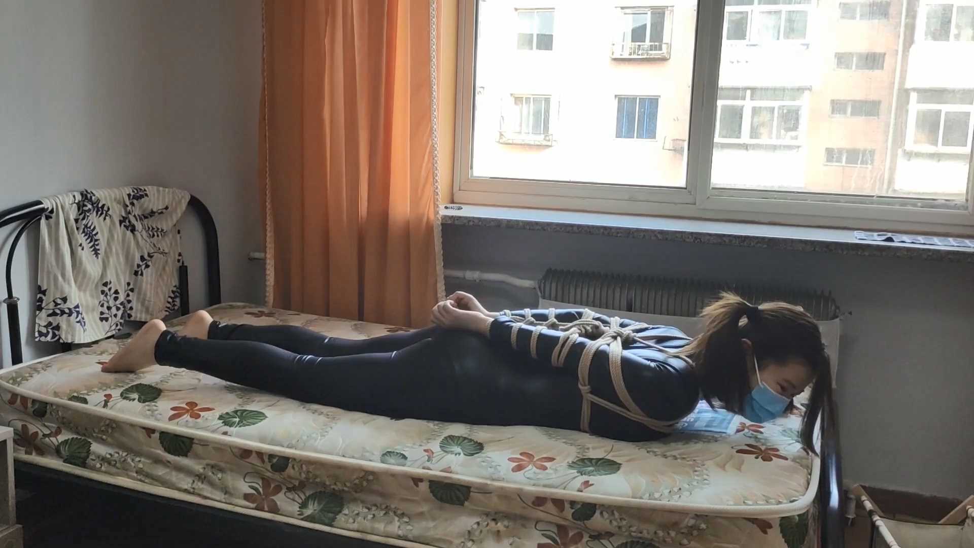 WNYC033 做过车模的新人乖巧妹子语希的初次捆绑体验.mp4_snapshot_11.14_[2025.02.22_.jpg