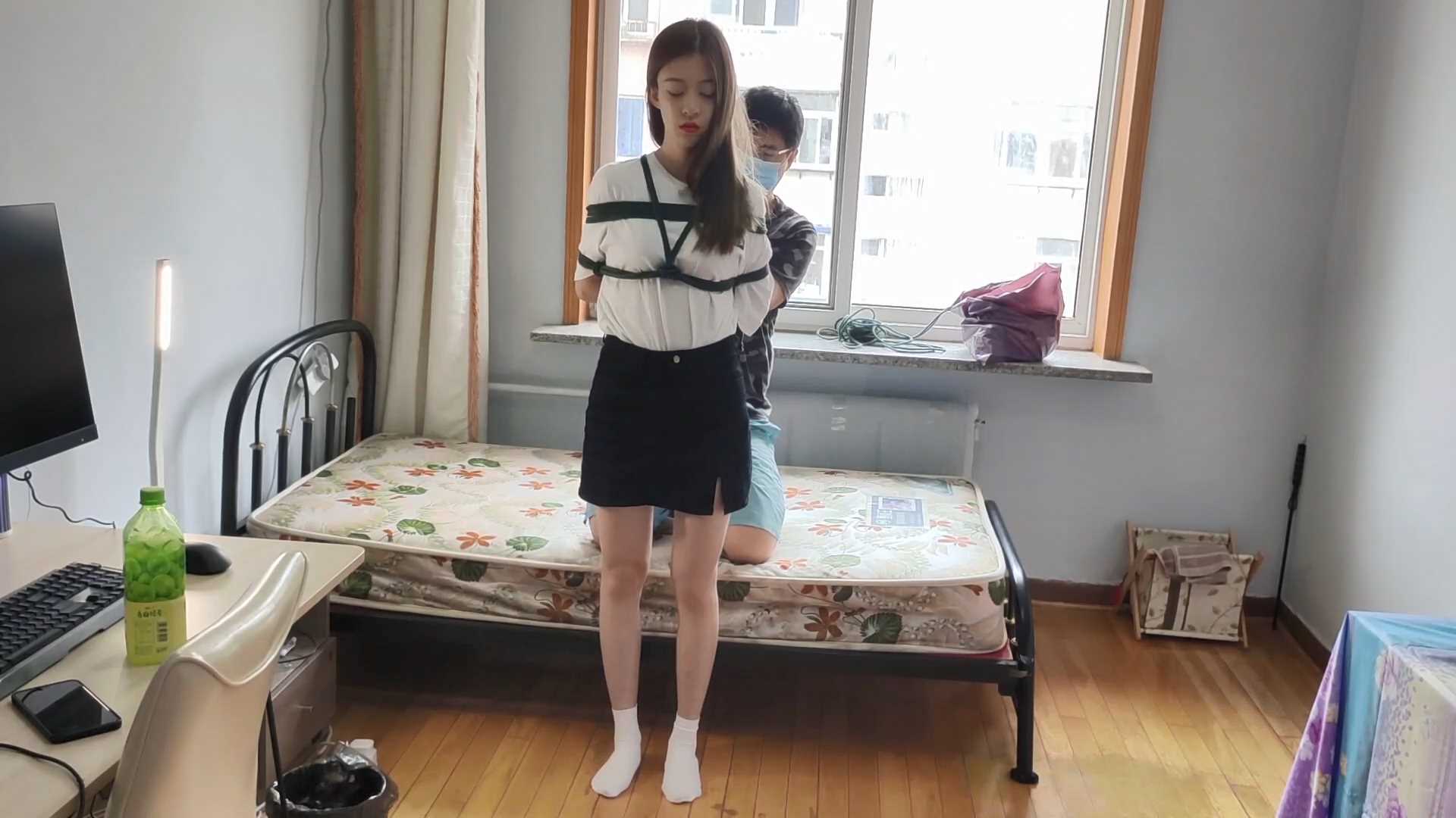 WNYC037 高颜值大长腿美女丹丹的超紧驷马初绑放置.mp4_snapshot_00.00_[2025.02.22_18.jpg