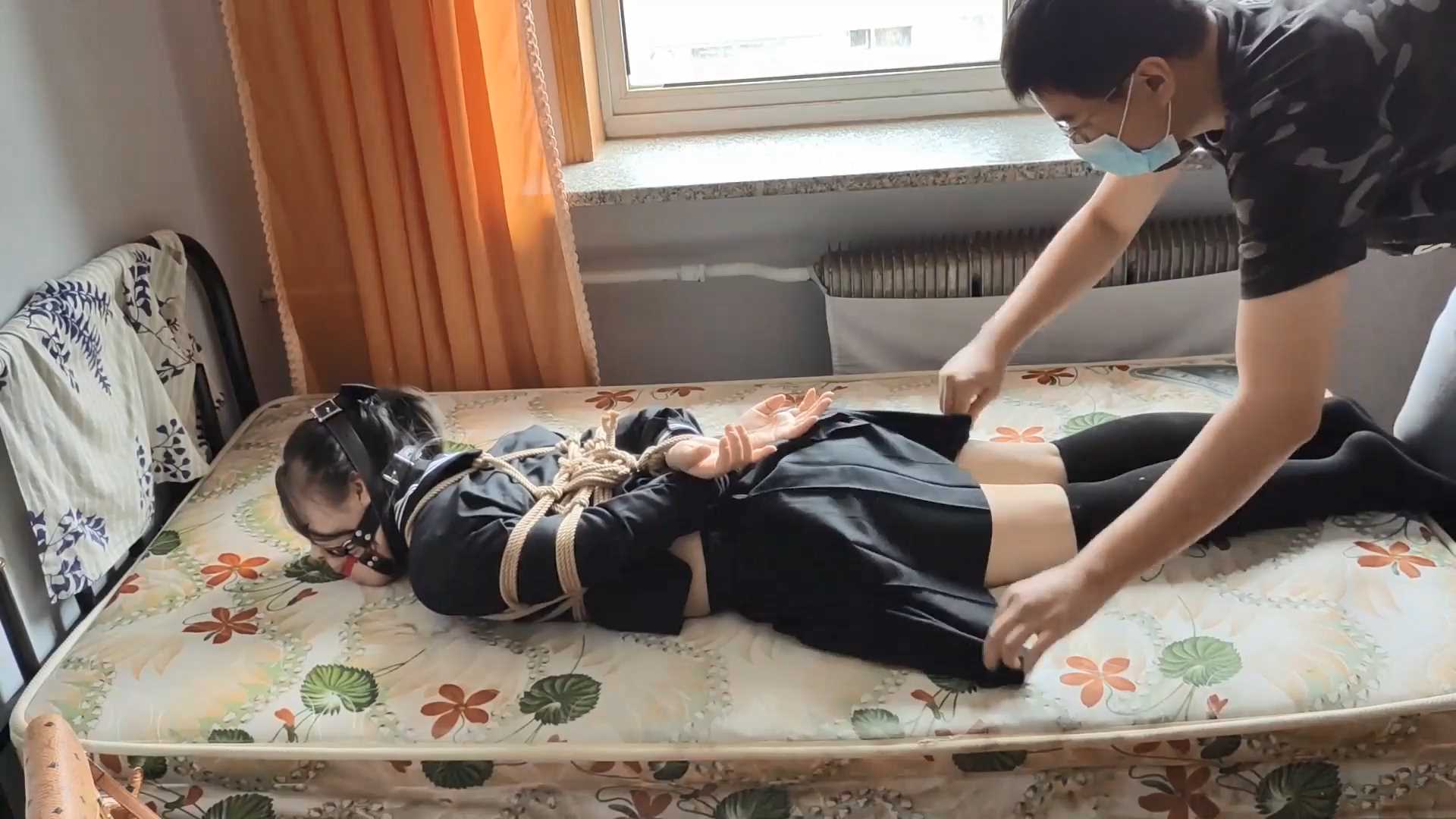 WNYC051 jk真真初绑超紧驷马椅下弃置.mp4_snapshot_19.56_[2025.02.22_18.38.53].jpg